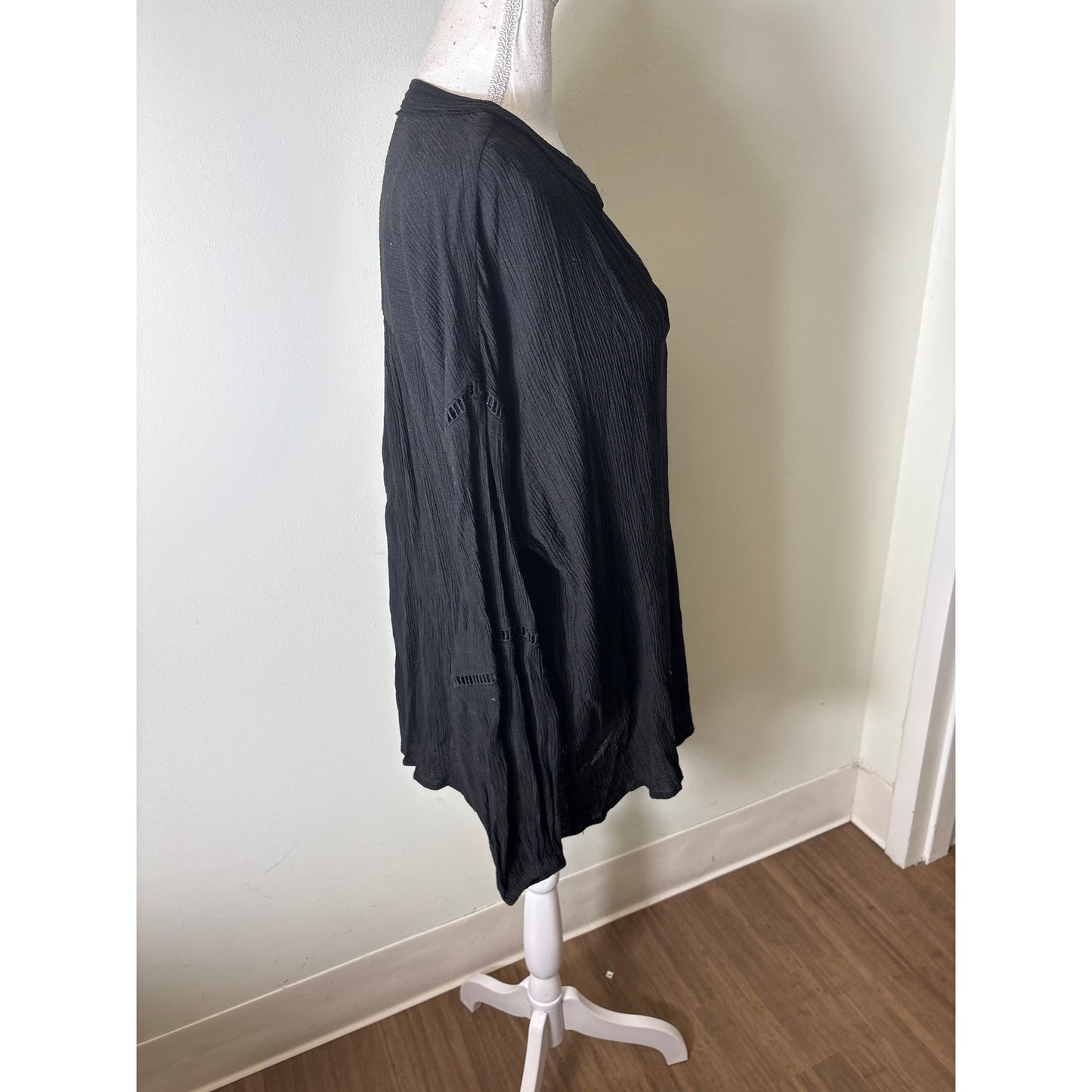 Brochu Walker Black Gauzy Long Sleeve V Neck Top Sz L