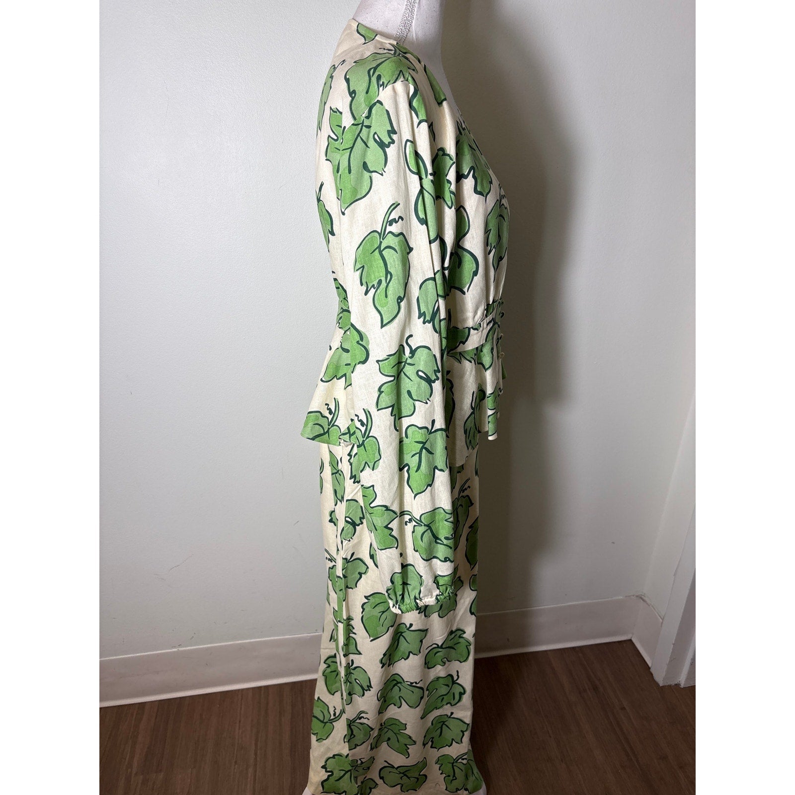Kitri Off White Green Long Sleeve Linen Top and Skirt Set Sz 6