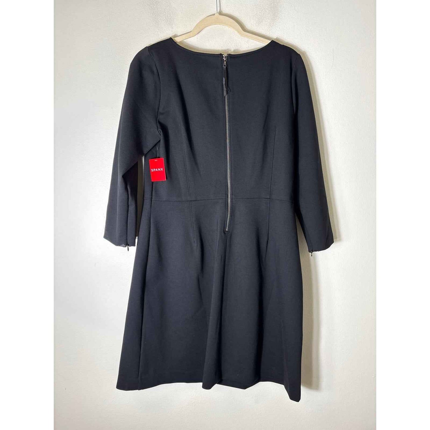 NWT Spandex Black Long Sleeve "The Perfect Shift Dress" Sz L
