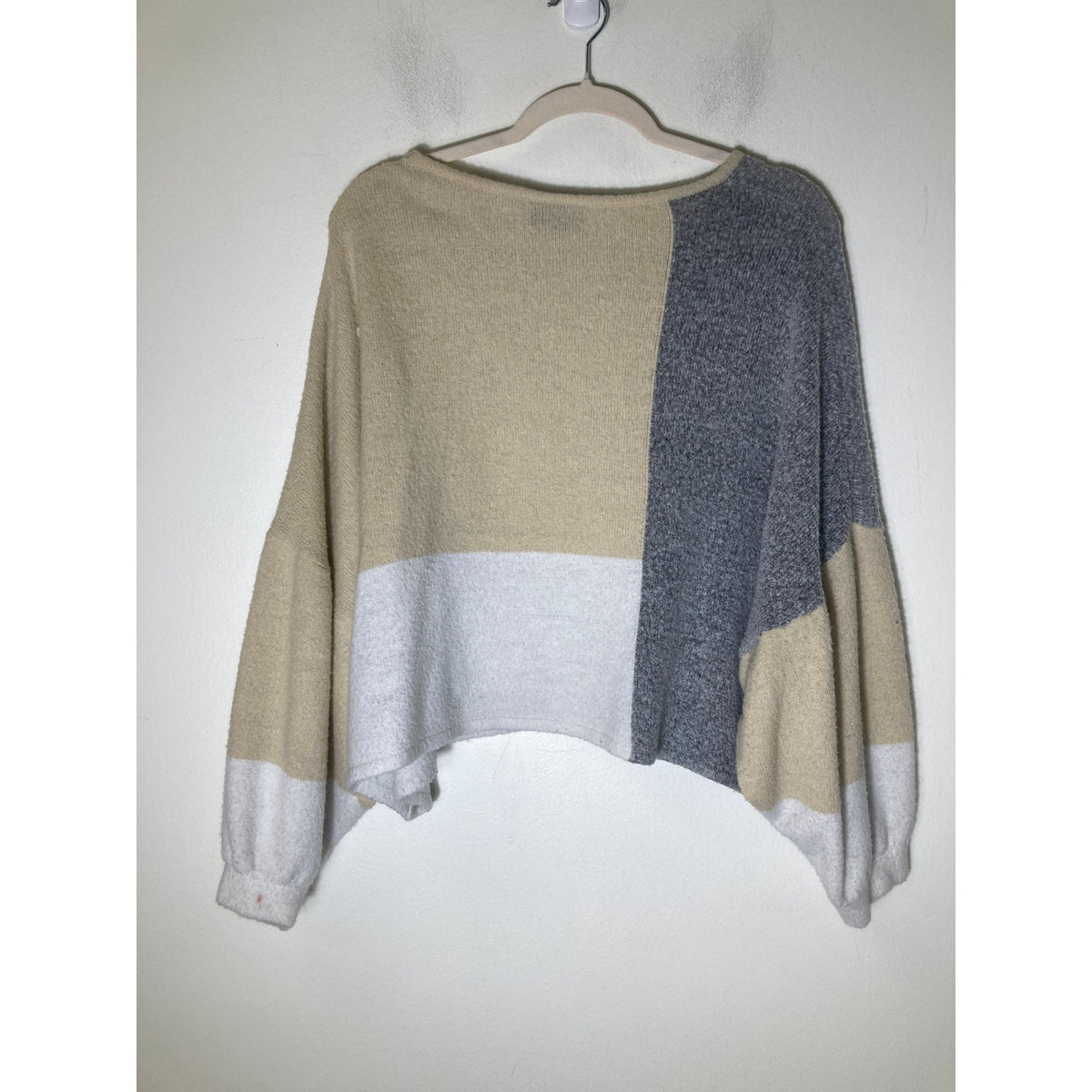 Vici Gray White Off White Color Block Boxy Cut Sweater Sz M