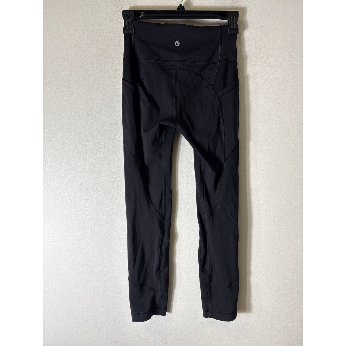 Lululemon Black Pocketed Athletic Leggings Sz 4