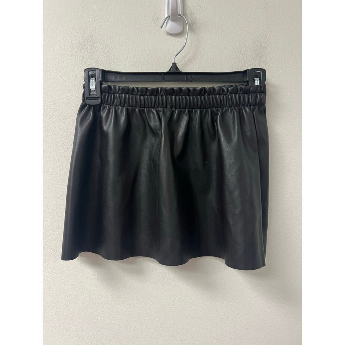 Isaac Mizrahi Girls Black Faux Leather Skirt Size 5/6