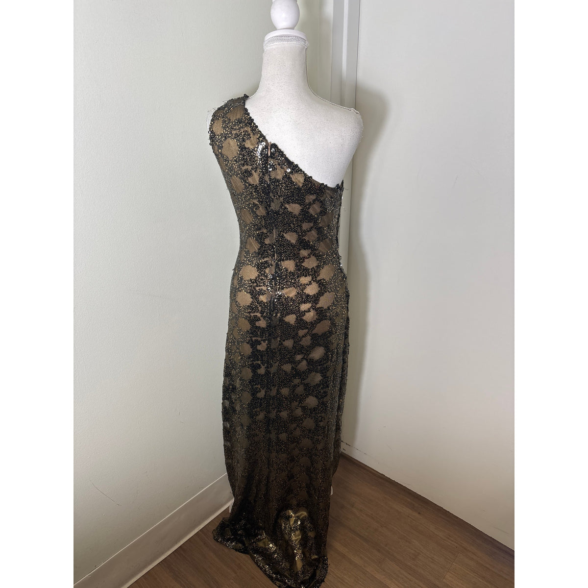 David Meister Black Gold Sequin One Shoulder Ruched Gown Sz 6
