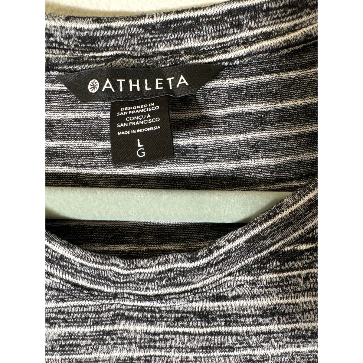 Athleta Black White Sleeveless Crew Neck Athletic Top Sz LG