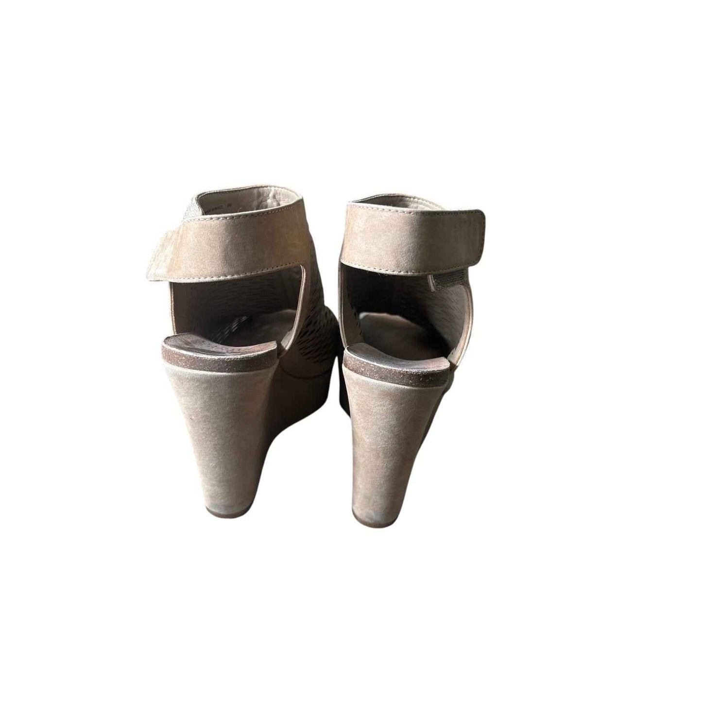 Vince Camuto Brown Laser Cut Ankle Sandals Sz 8