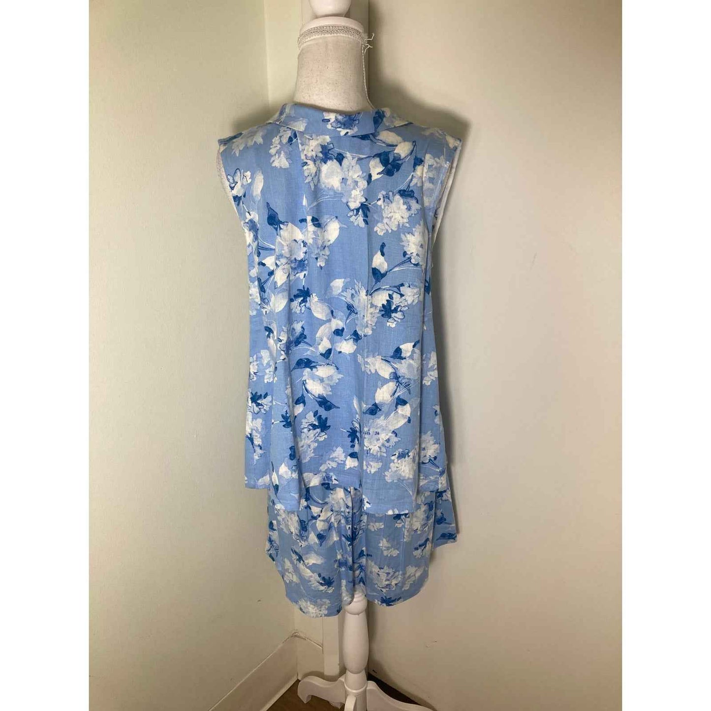 Buru Blue and White Shorts and Top Set Sz M