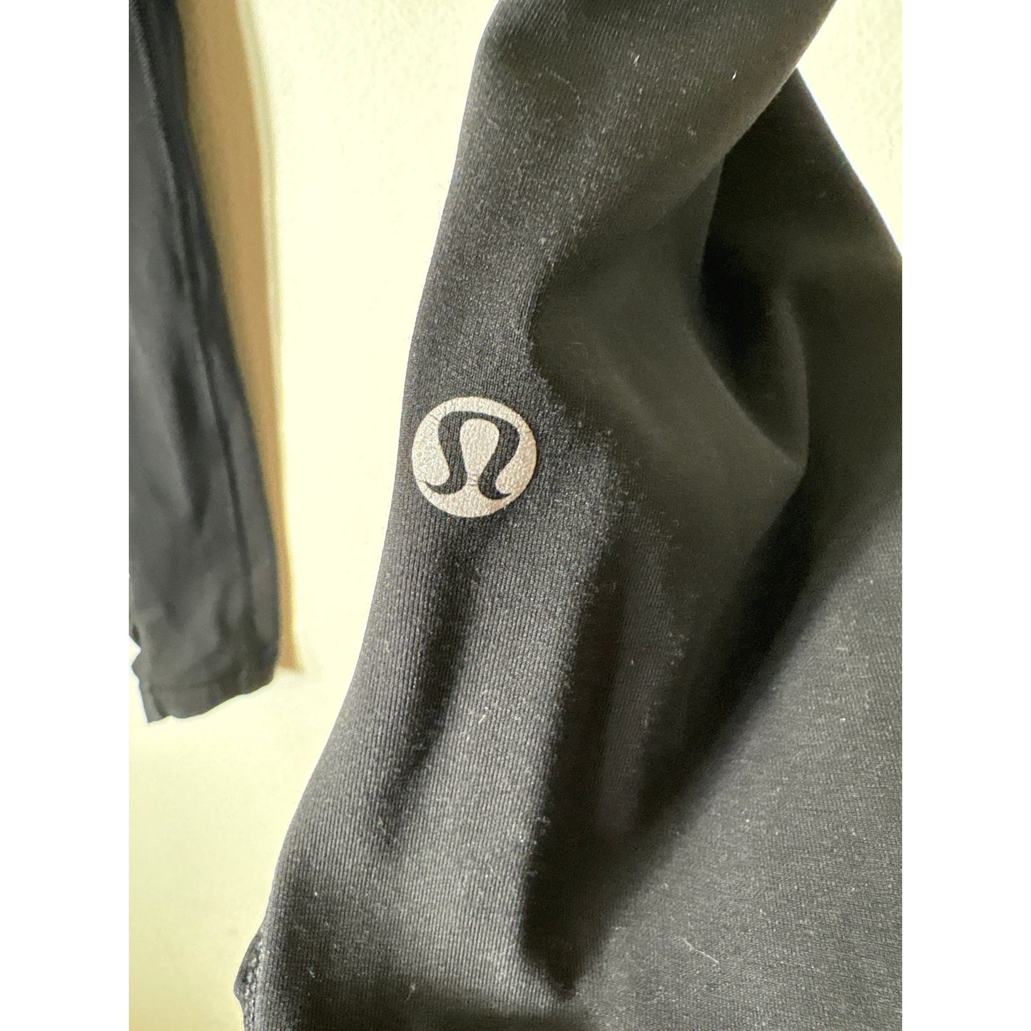 LULULEMON BLACK RUCHED ATHLETIC LEGGINGS SZ 6