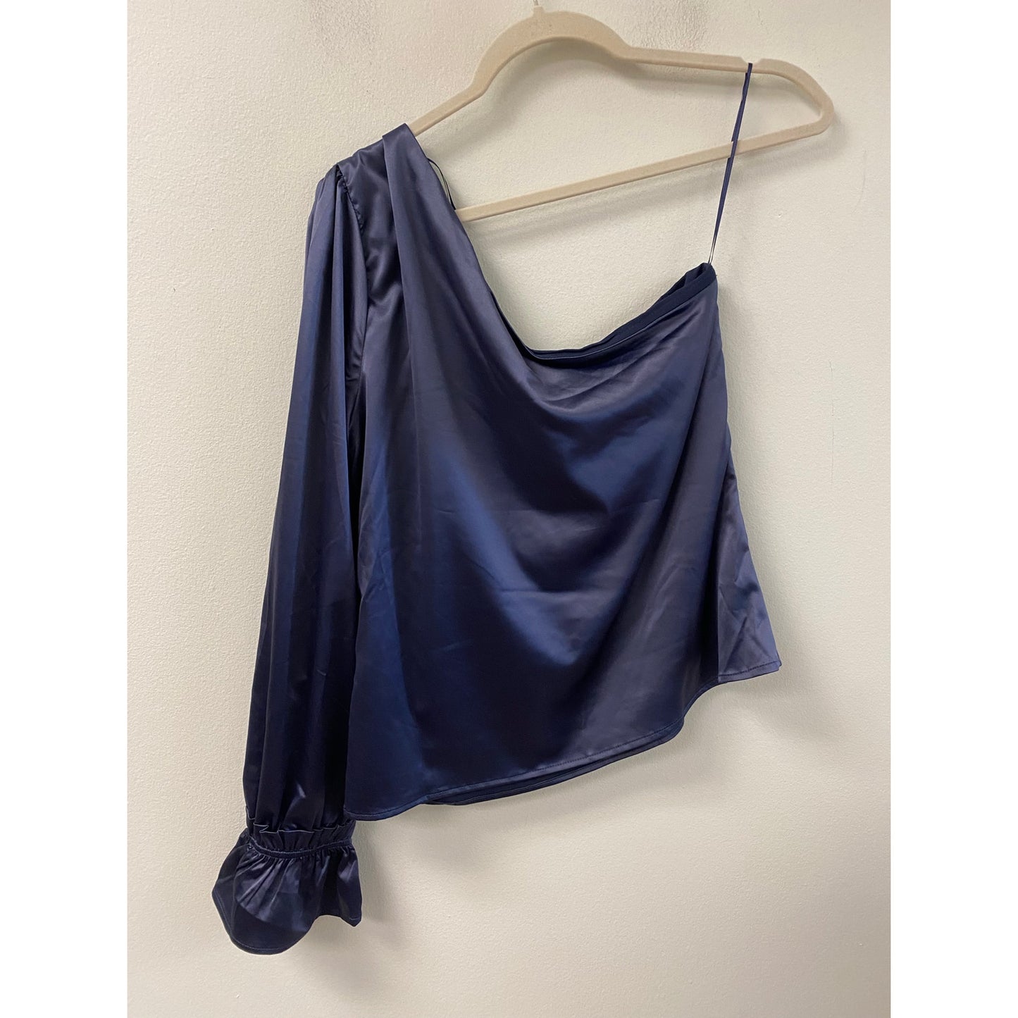 NWT Lena Navy One Shoulder Top Sz M