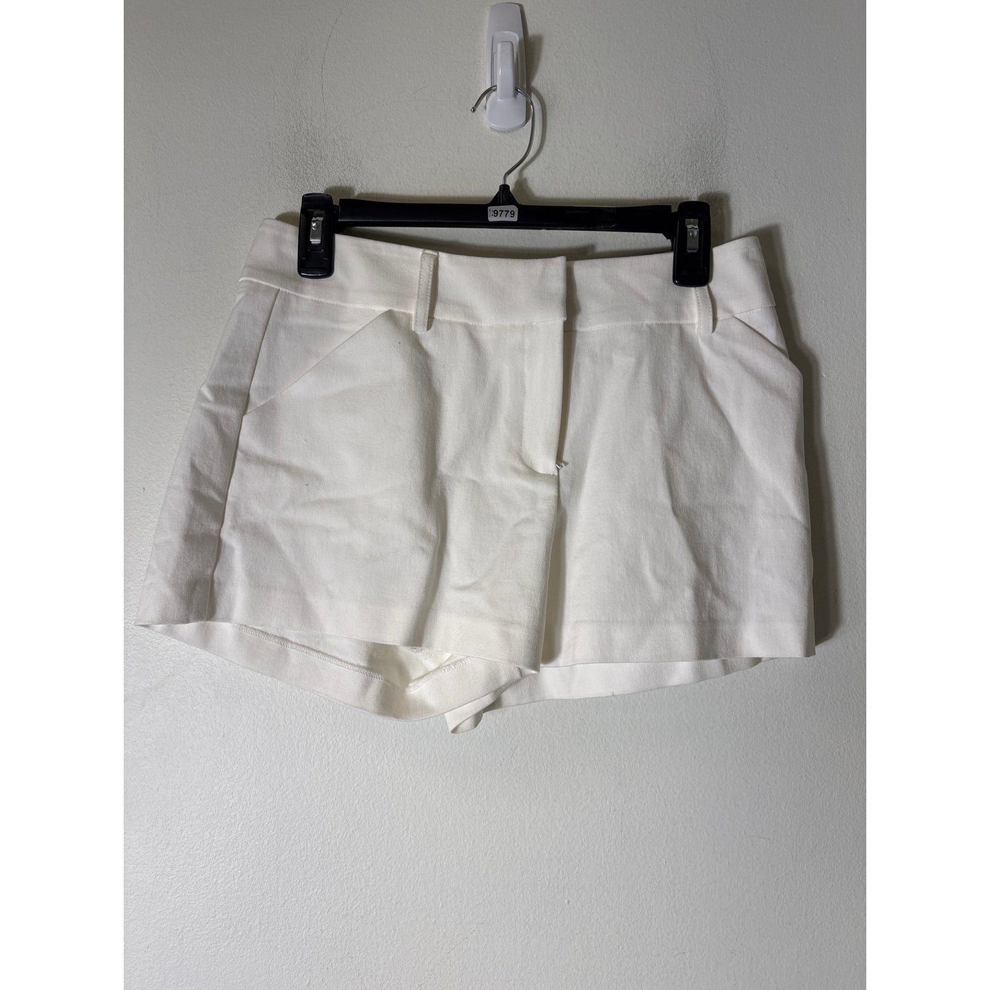 Drew White Flat Front Shorts Sz 6
