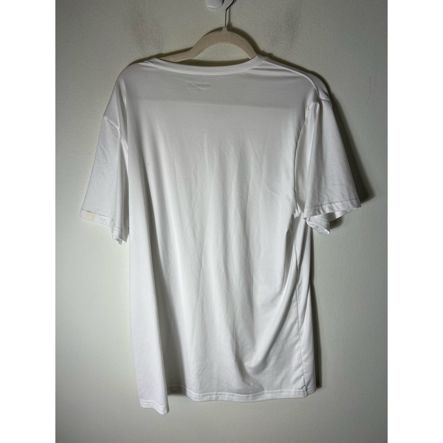 Bundle of 2-32 Degrees Cool White V-Neck Performance T-Shirts Sz LG