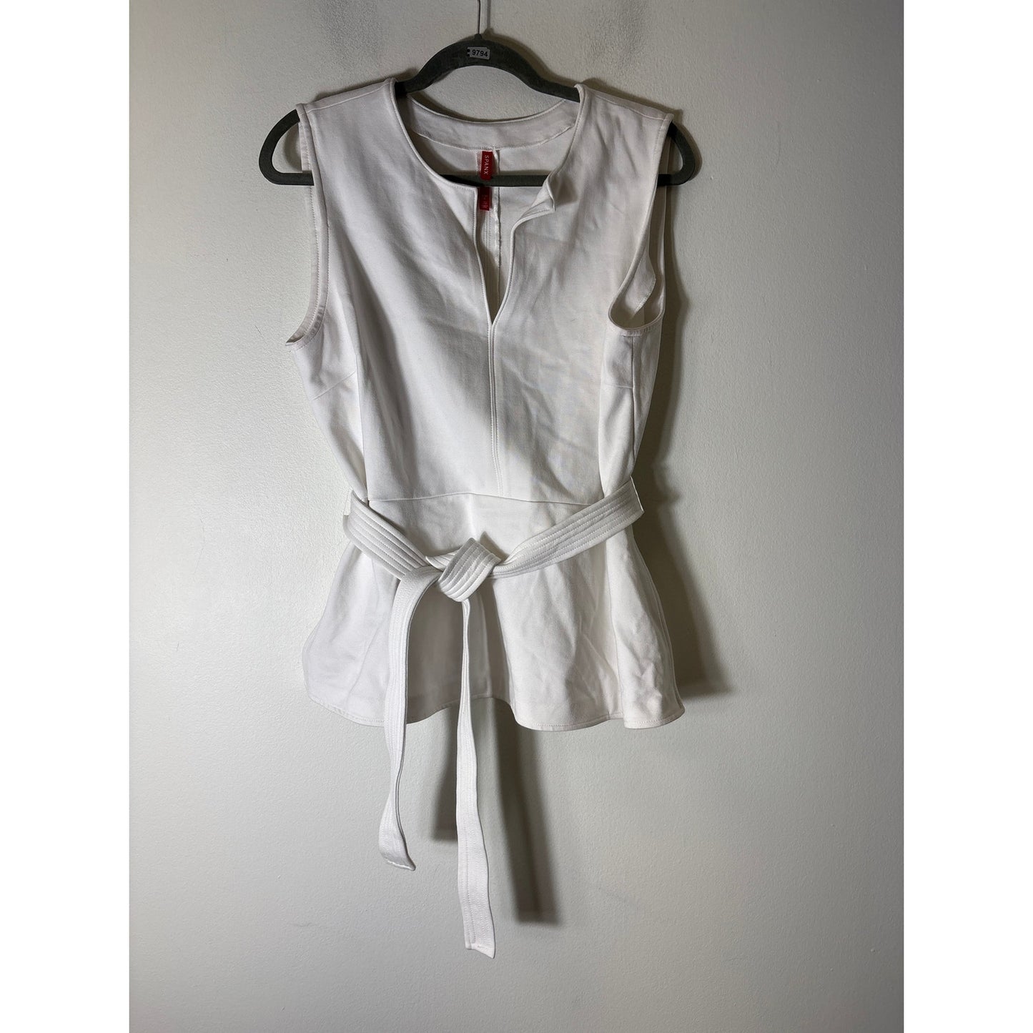 Spanx White Sleeveless V-Neck Peplum Top Sz L