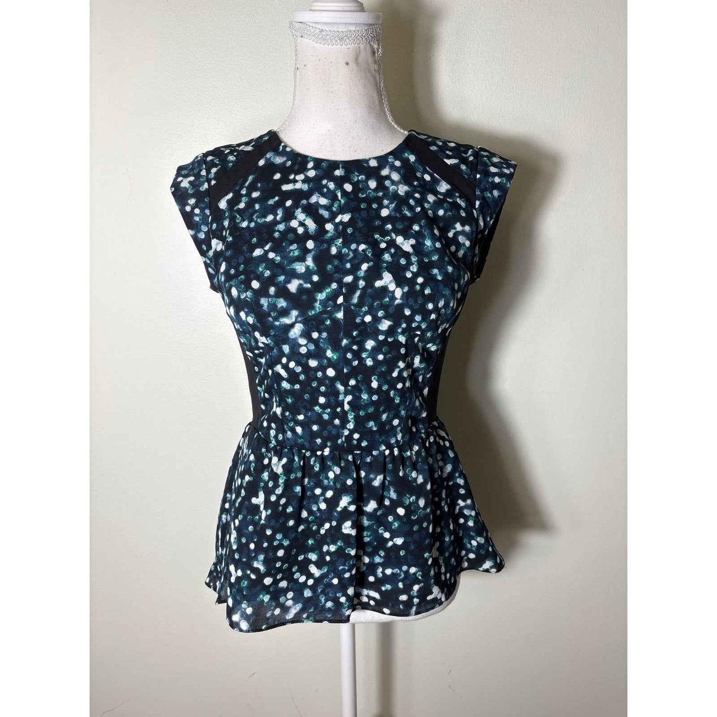 Rebecca Taylor Black Green Print Sleeveless Peplum Cap Sleeve Top Sz 0