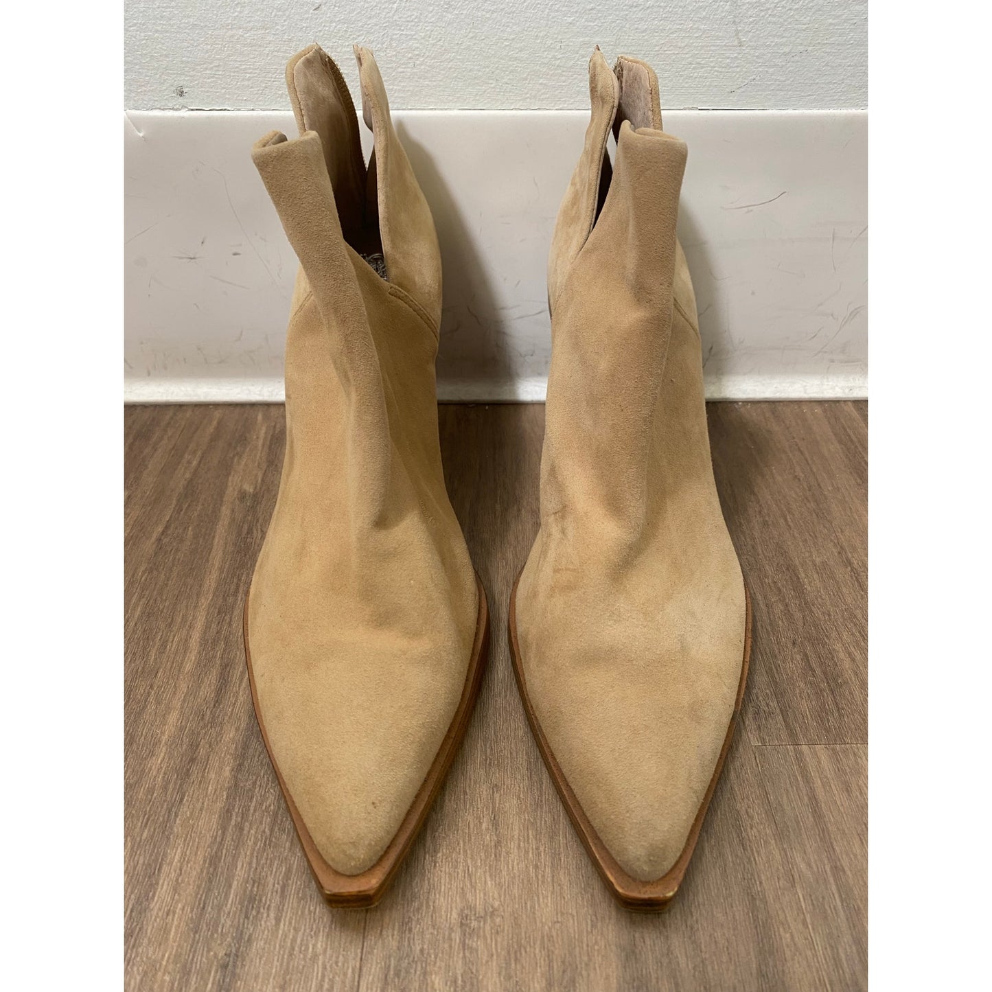 Vince Camuto Pointed Toe Tan Suede Booties with Chunky Heel Sz 9.5