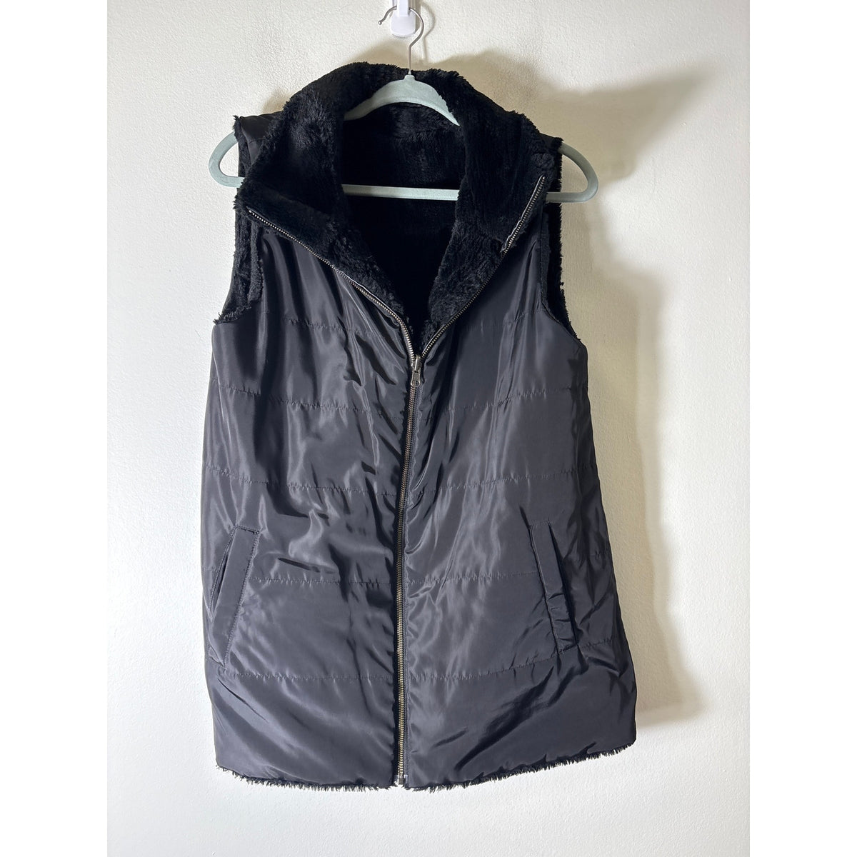 Cozy Black Reversible Sleeveless Zip Front Vest Sz XL