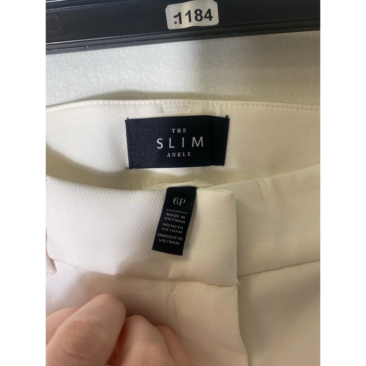 White House Black Market The Slim Fit White Pants Sz 6P