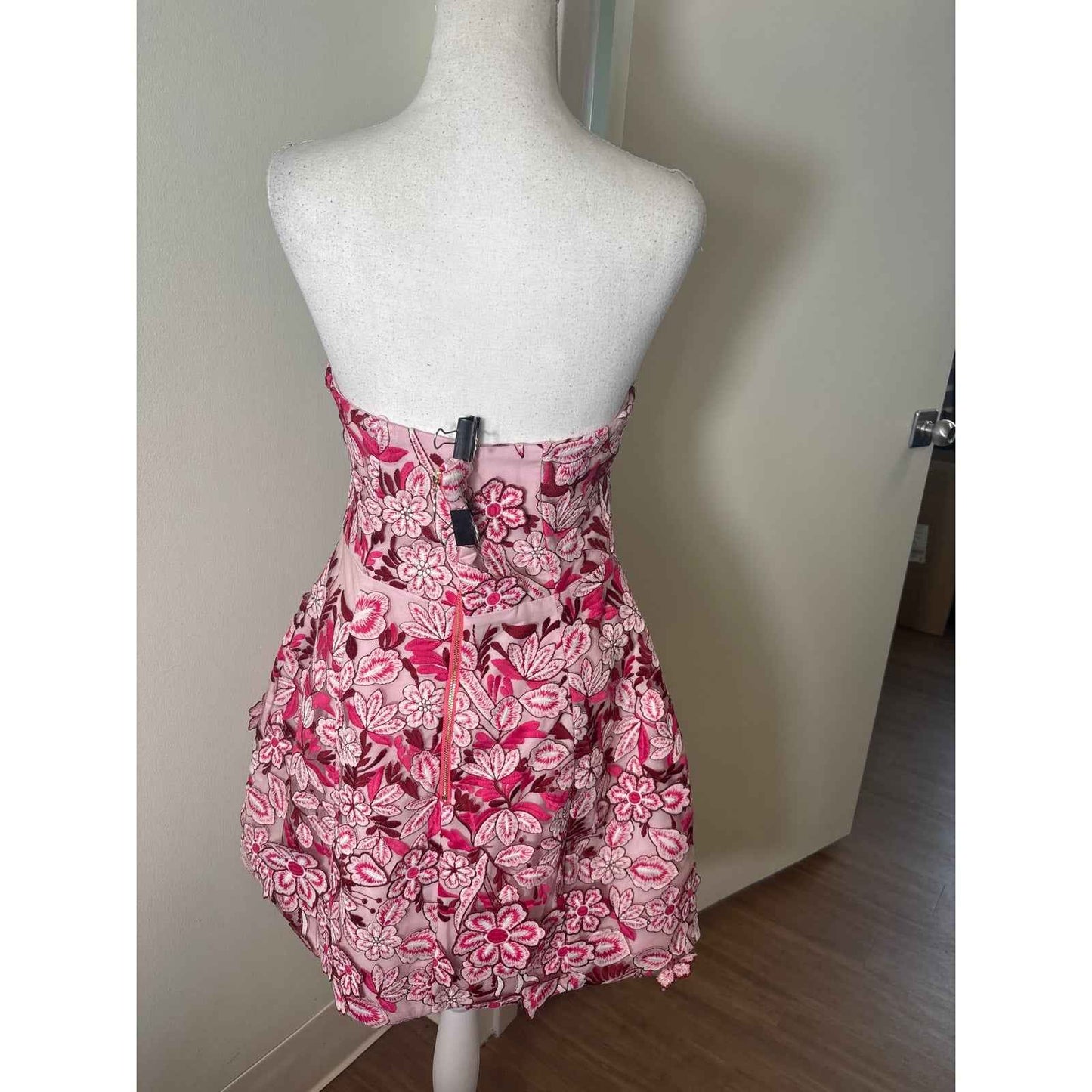 NWT Elliatt Roseate Mini Dress Sz M