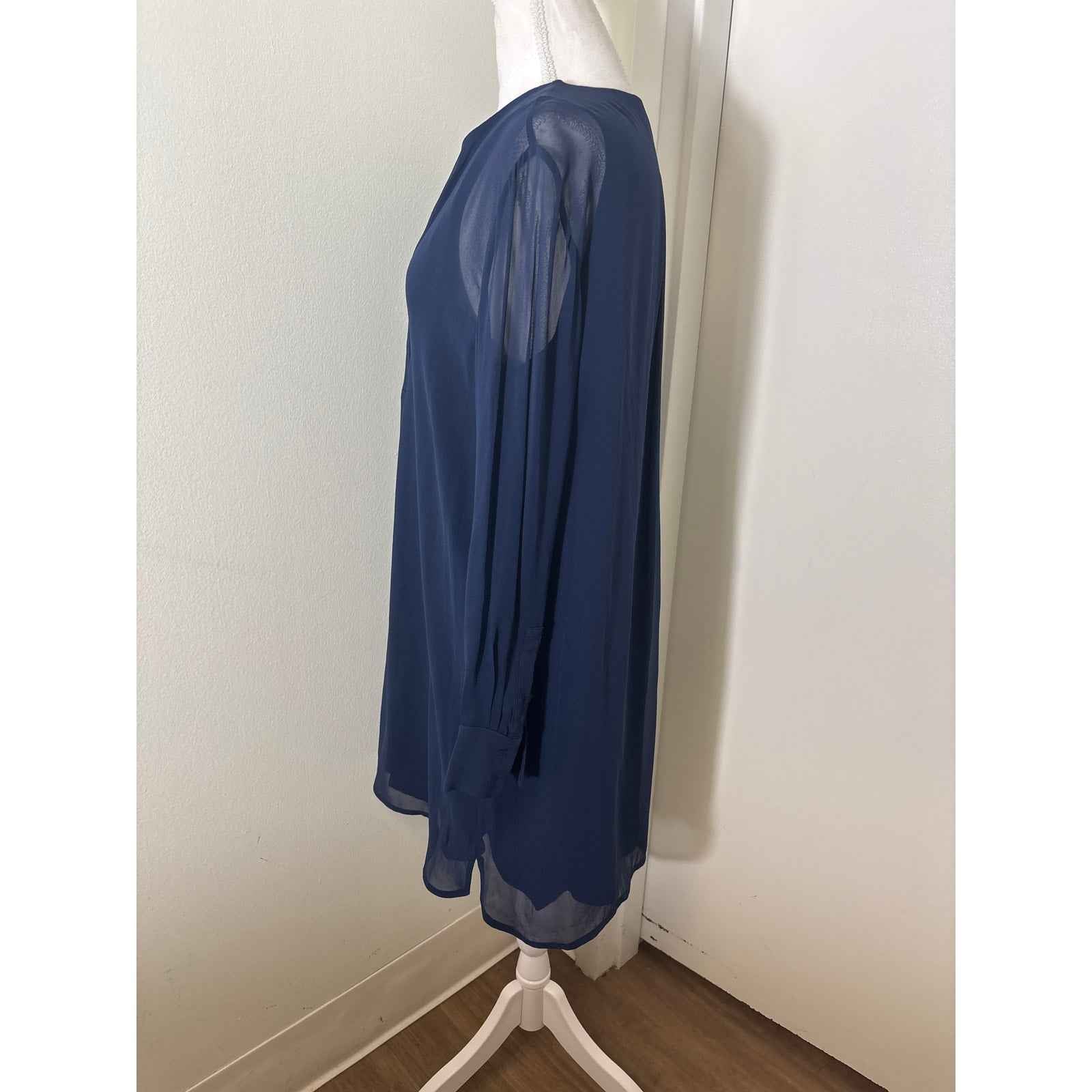 Vince Navy Blue Long Sleeve V-Neck Knee Length Dress Sz 10
