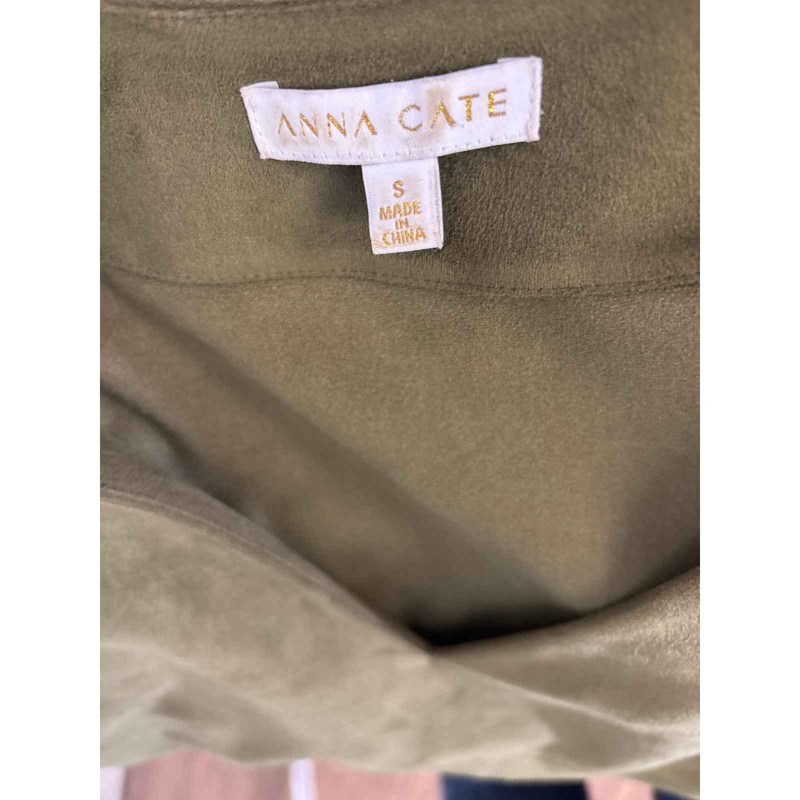 Anna Cate Army Green Faux Suede V Neck Half Sleeve Top Sz S