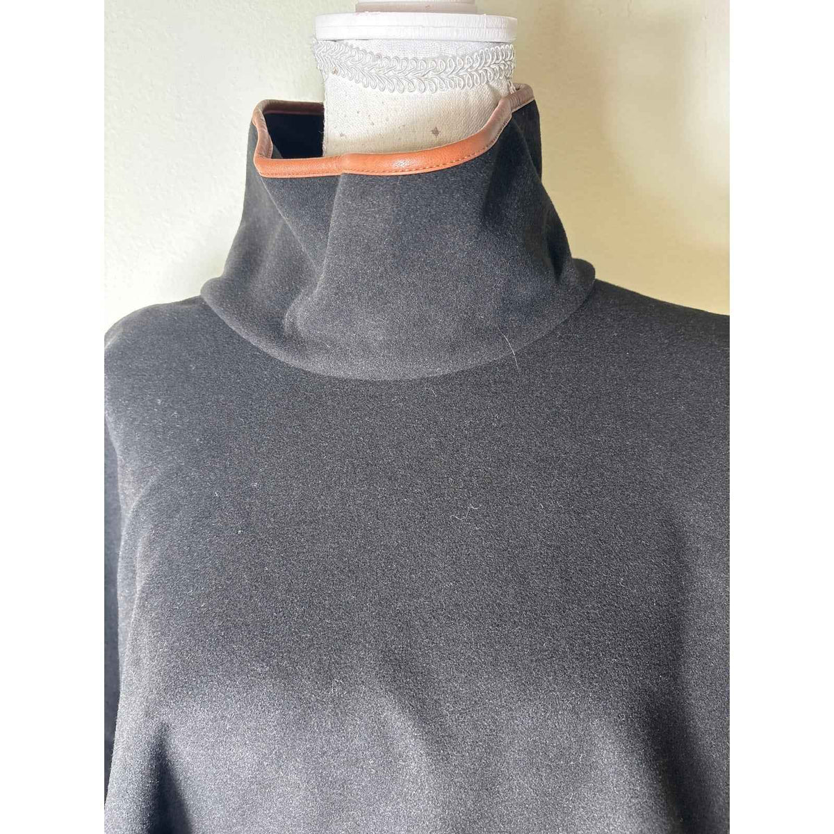 NWT Black With Brown Leather Trim Ponch Sz One Size