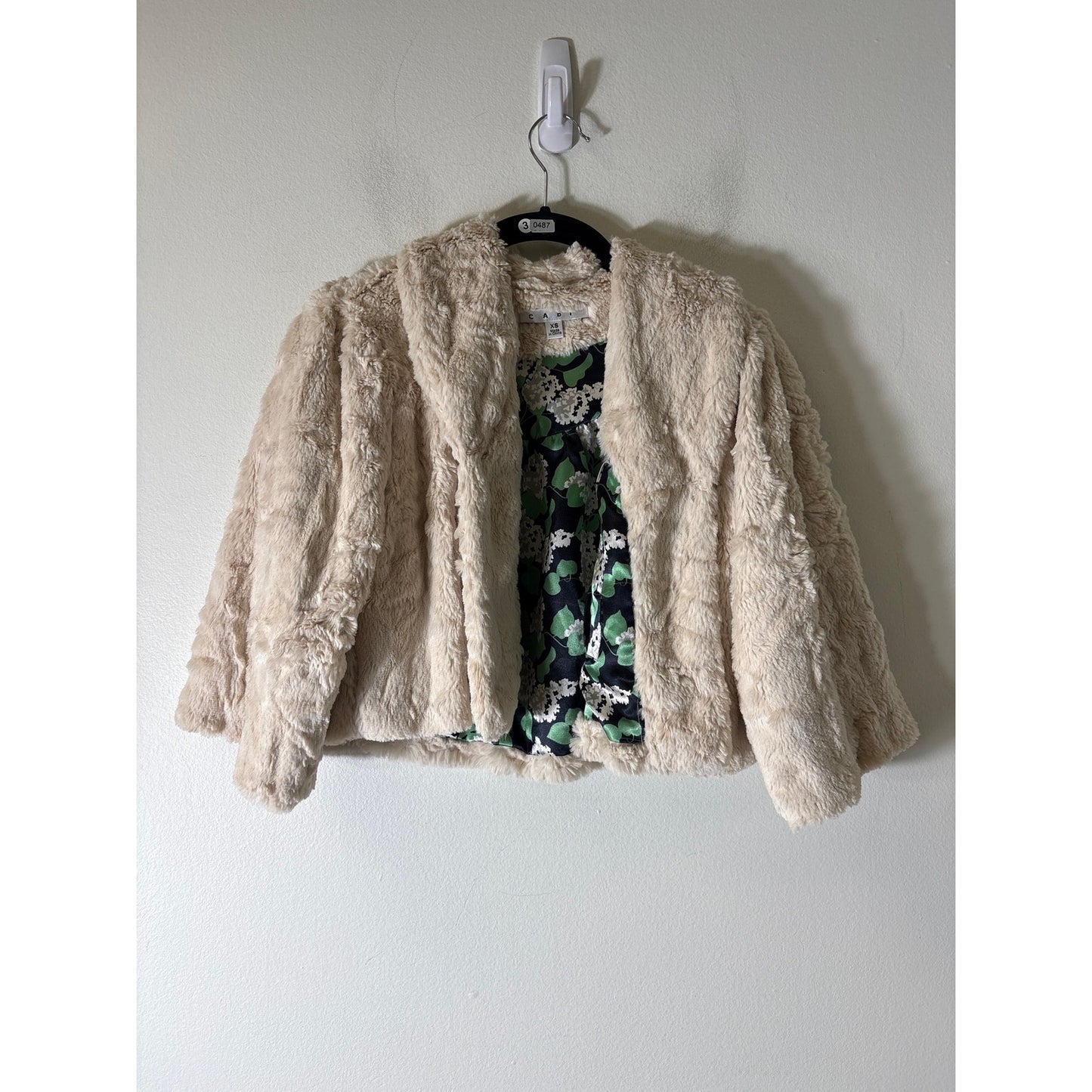 Cabi Cream Furry Soft Cropped Jacket Sz XS