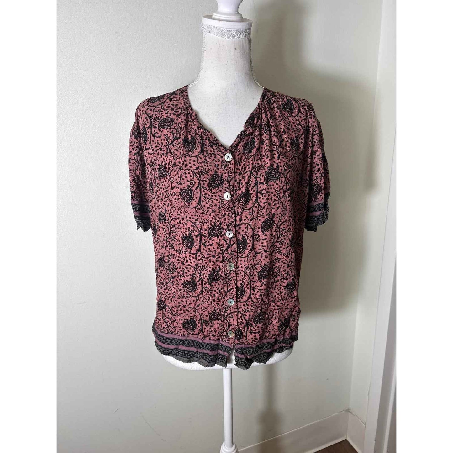 Natalie Martin Black and Pink Paisley Button Up Top sz XS