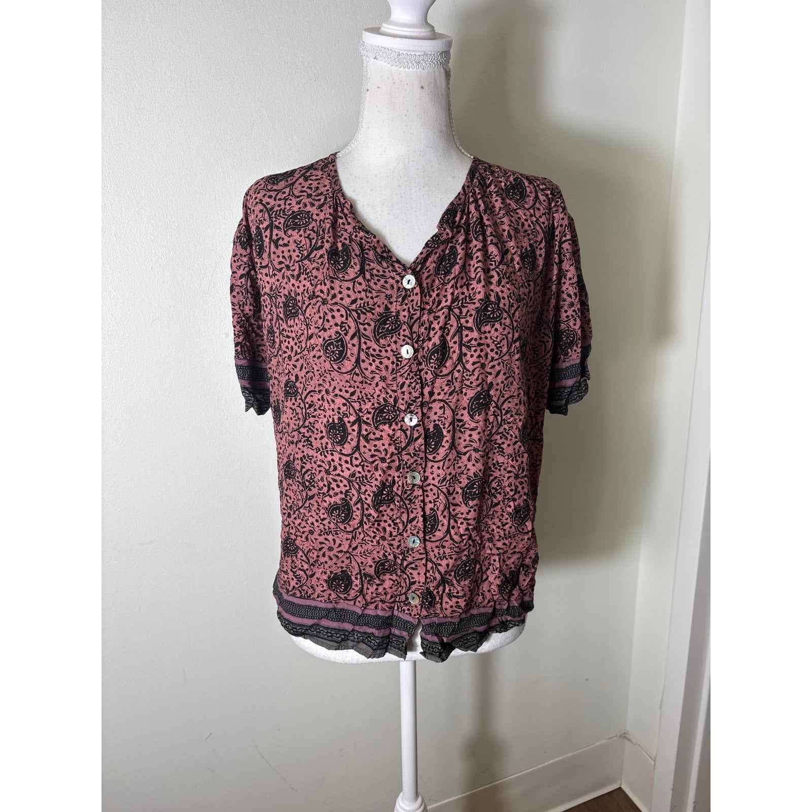 Natalie Martin Black and Pink Paisley Button Up Top sz XS