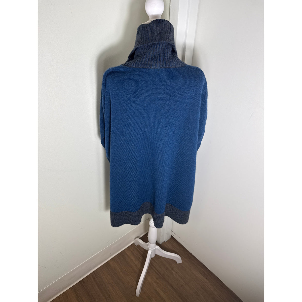 Kinross Blue and Gray 100% Cashmere Poncho One Size