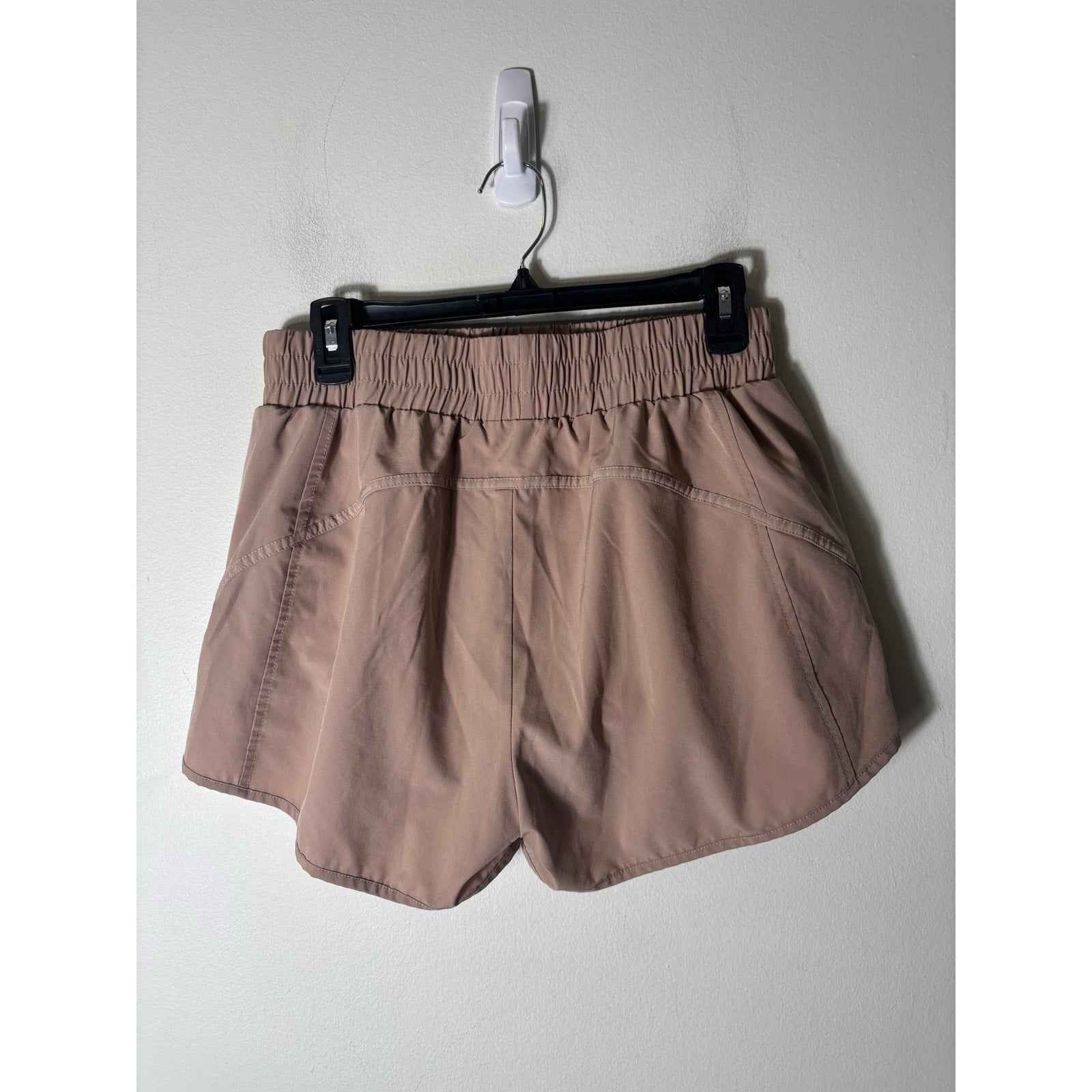 Buff Bunny Taupe Athletic Shorts with 2" Inseam Sz L