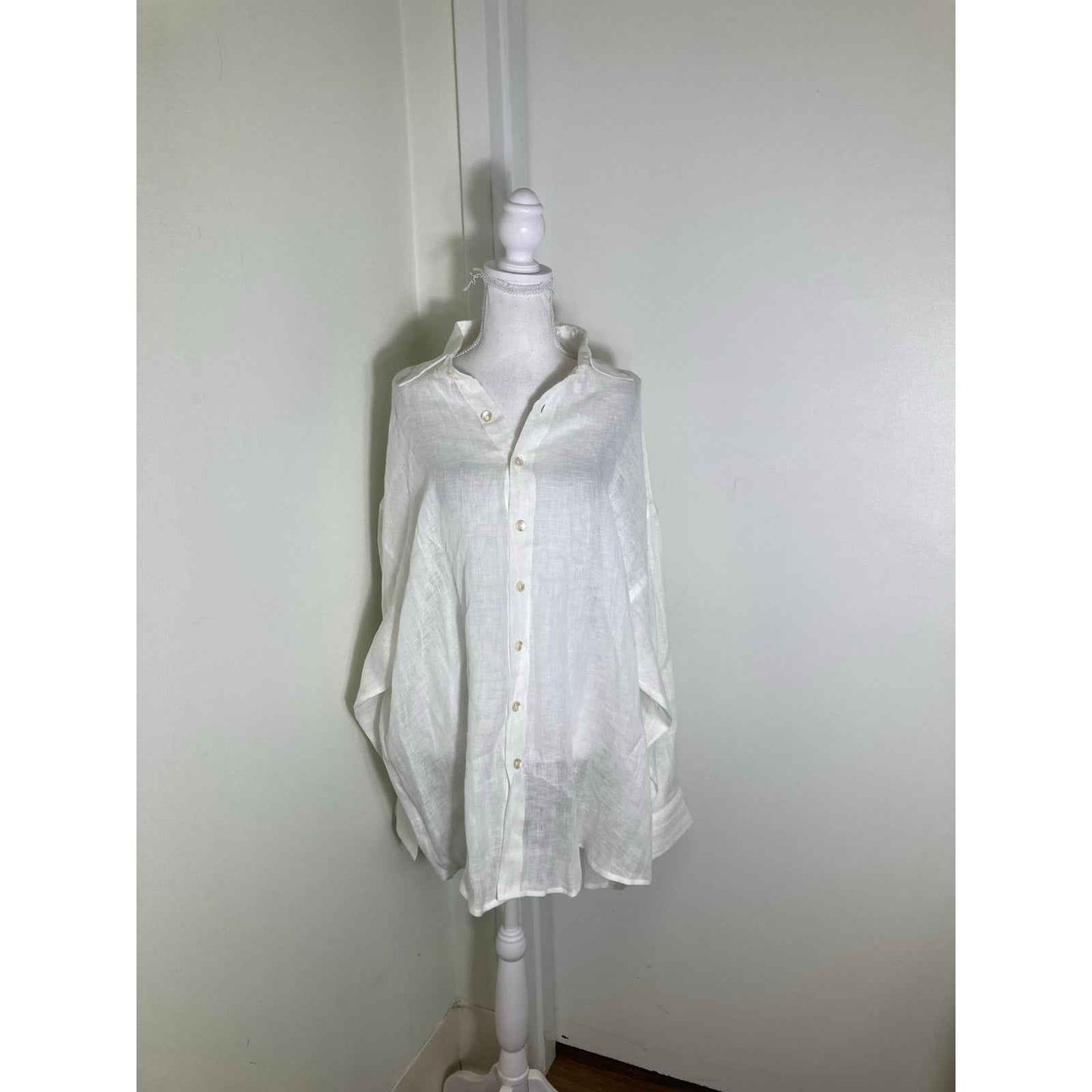 NWOT Vitamin A White Linen Long Sleeve Button Down Cover Up Sz L