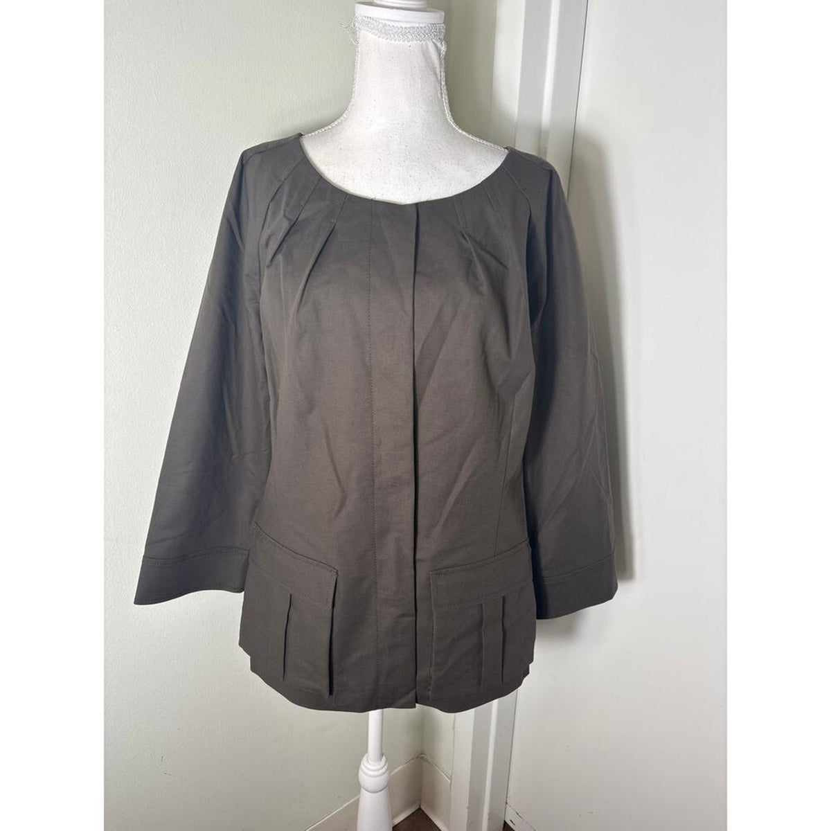 Lafayette Chocolate Front Pocket Top Sz 14