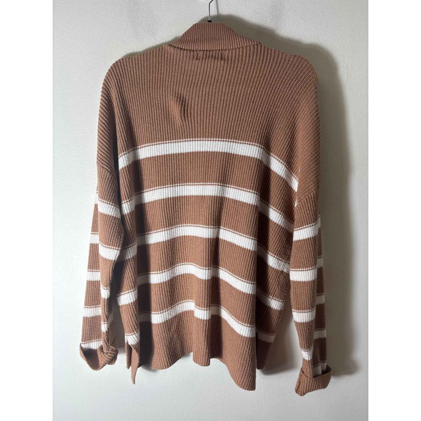 Laundry by Shelli Seigal Tan White Stripe Long Sleeve Sz L