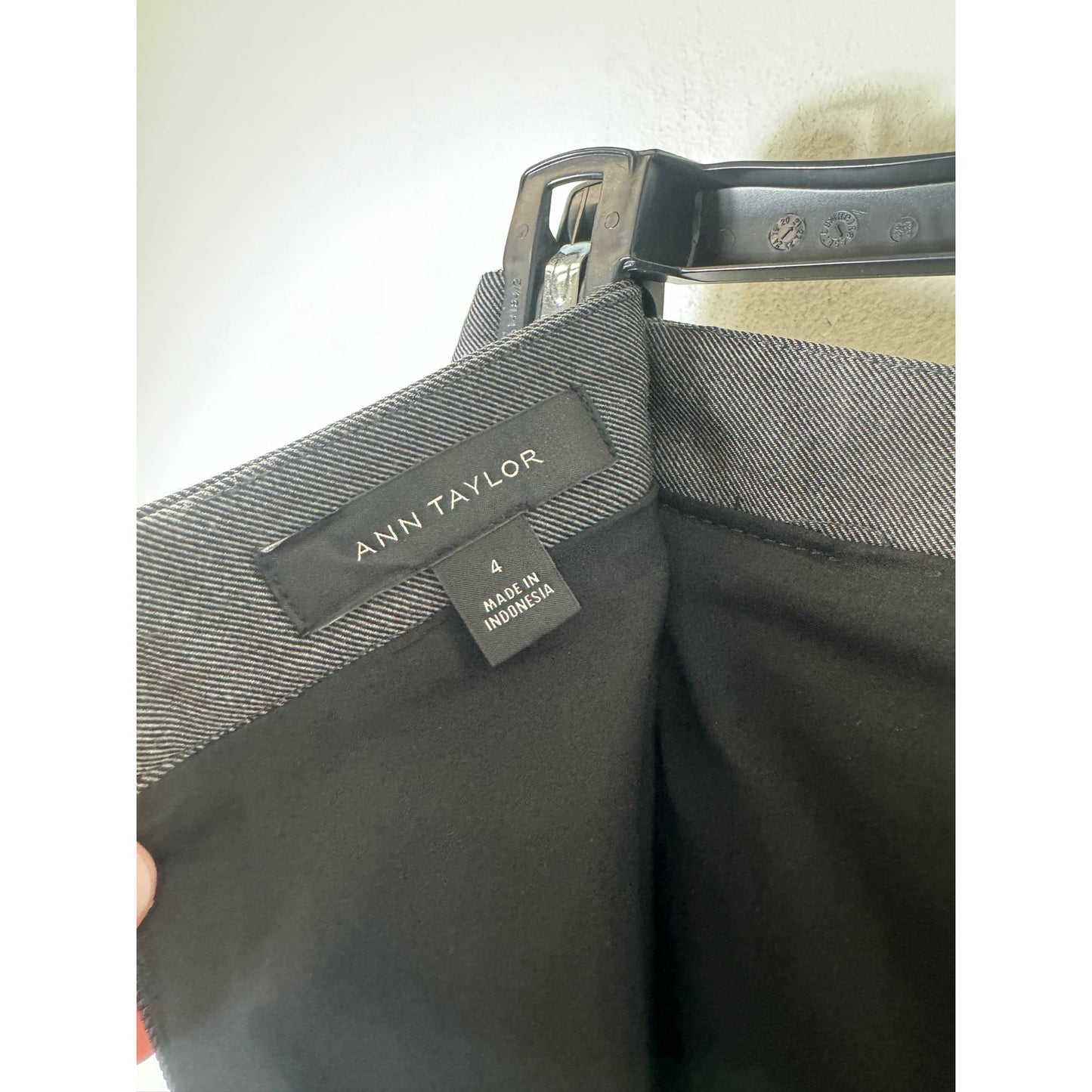 Ann Taylor Gray Skirt Sz 4