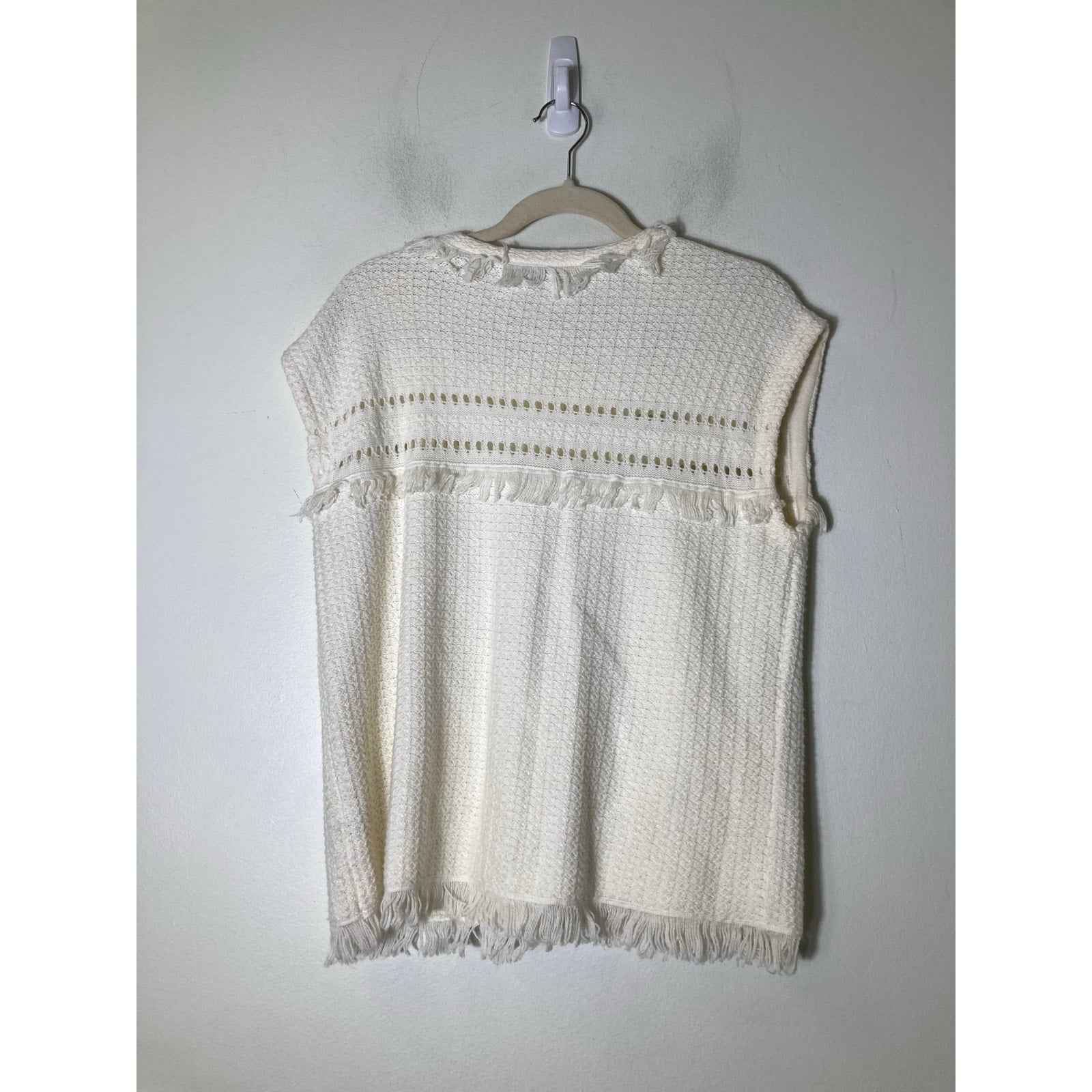 Who What Wear Cream Fringe Sleeveless Sweater Top Sz M