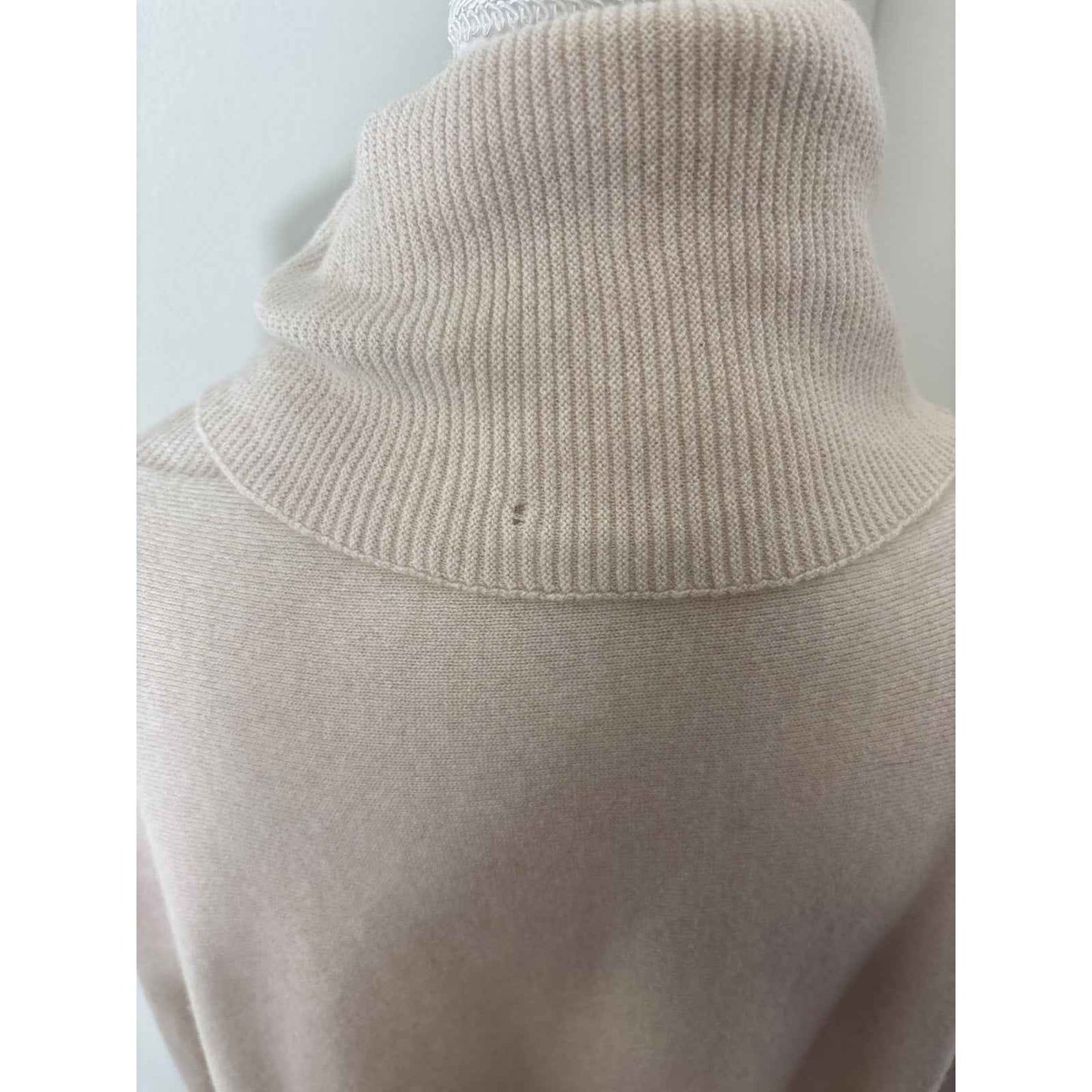 Highlands NC Cream Cashmere Oversize Turtuleneck One size