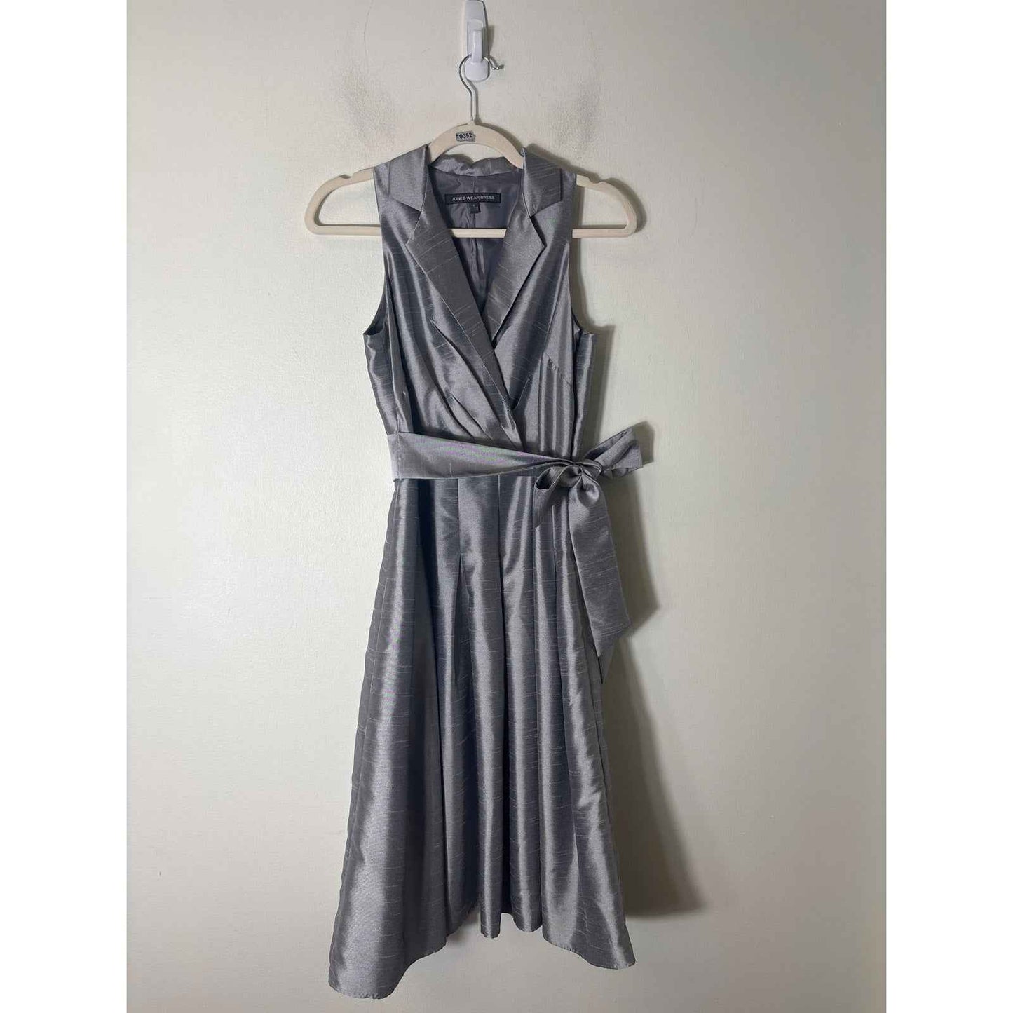 Jones Wear Dress Gun Metal Sleeveless Pleated Midi Dress Sz 6