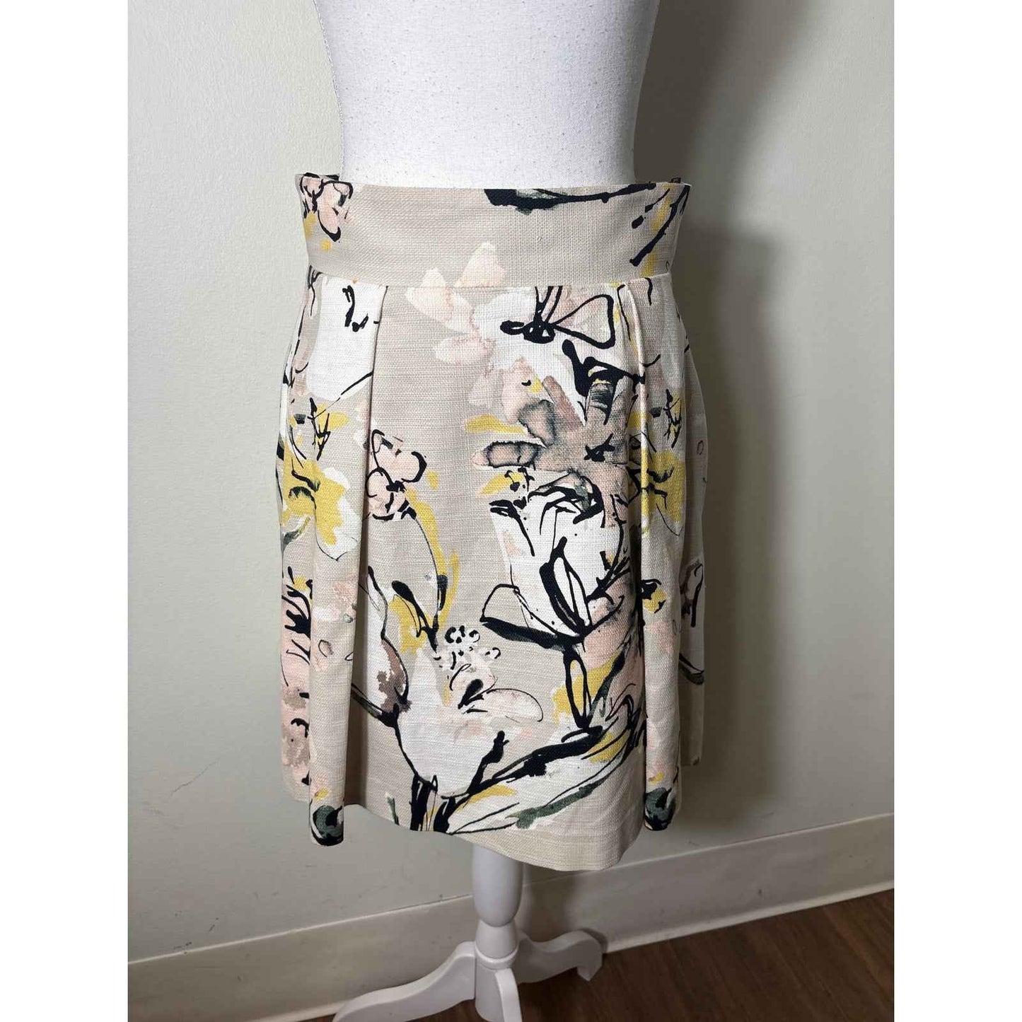 Black Halo Cream Watercolor Floral Mini Skirt Sz 8