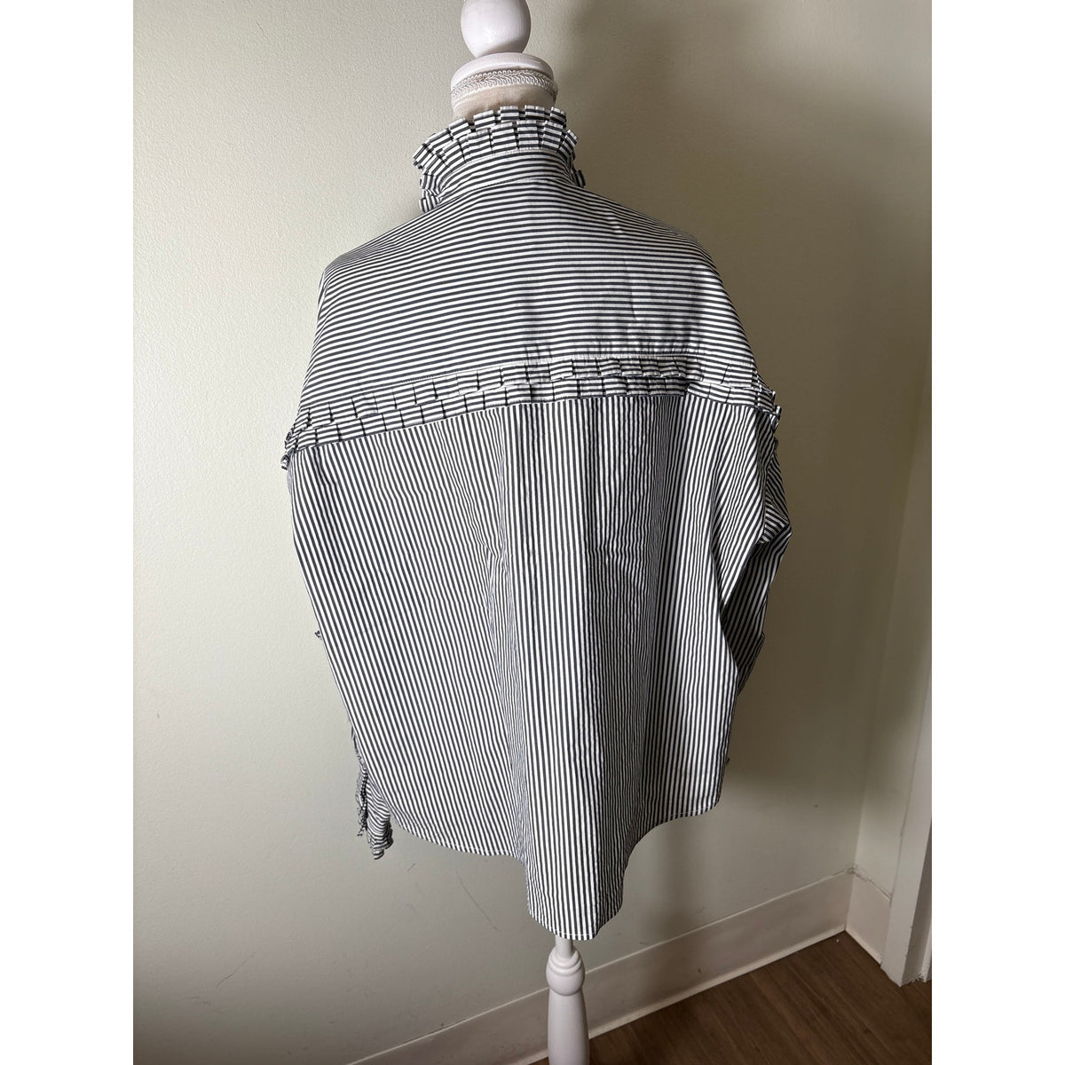 TG / The Garment Black and White Stripe Poplin Button Up Sz 8