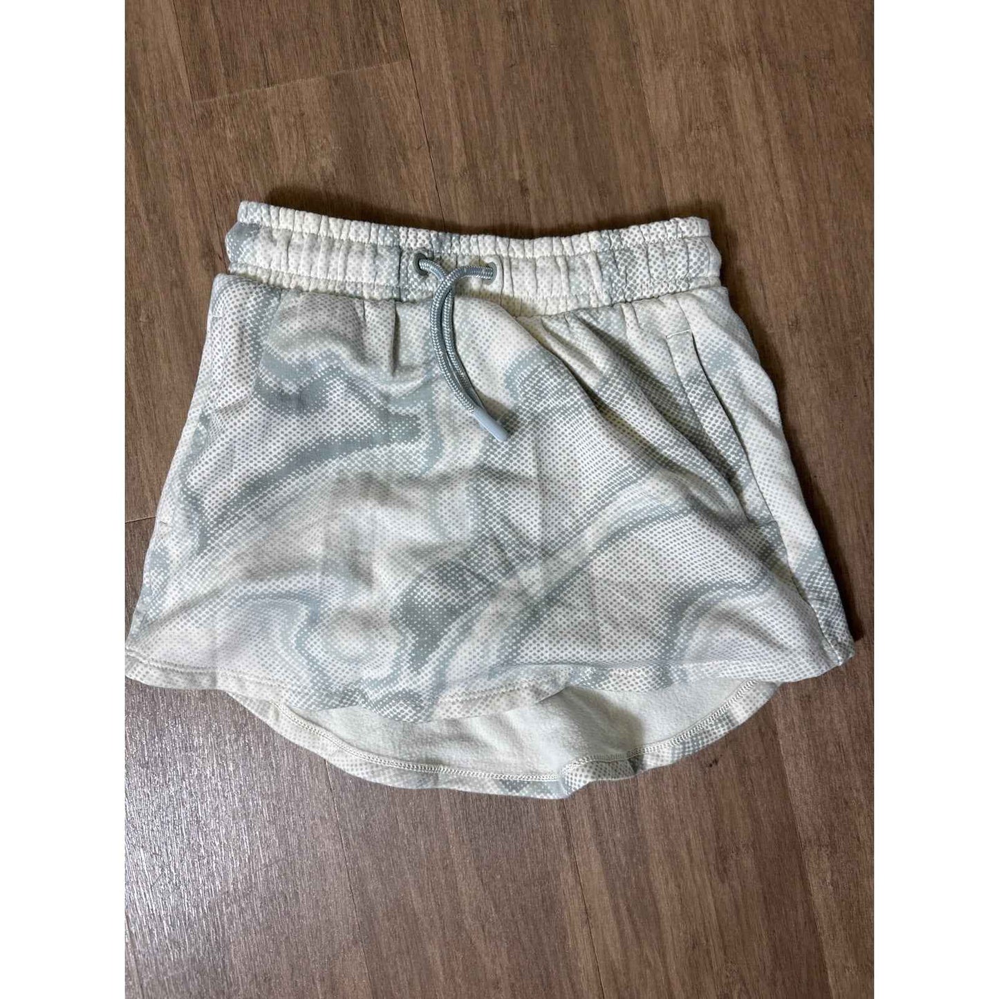 Girls Bundle of 4 Size 6 Clothing Items
