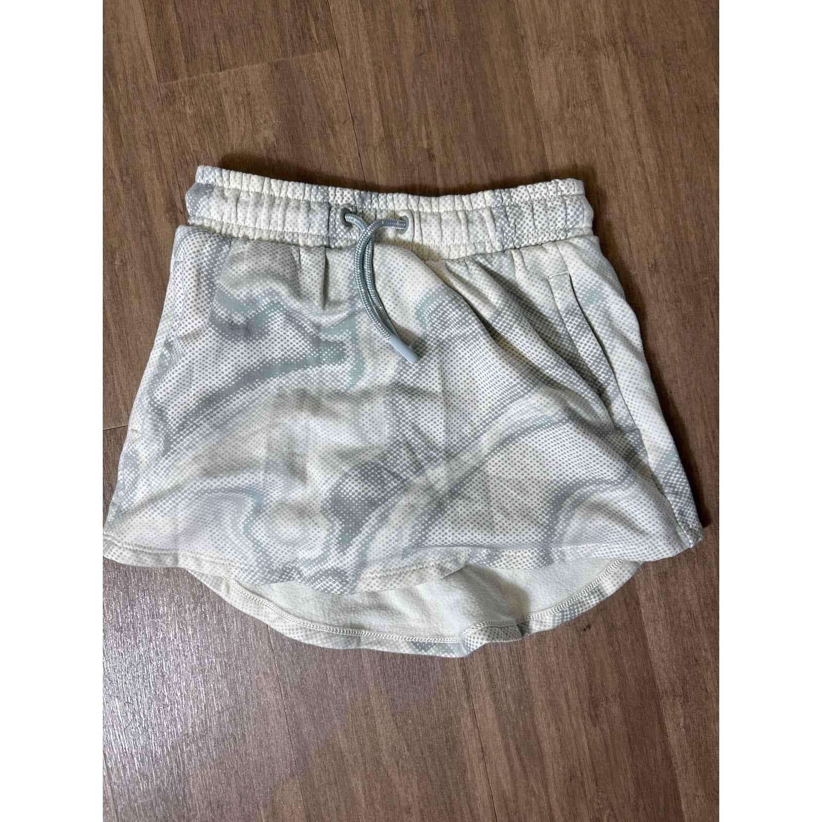 Girls Bundle of 4 Size 6 Clothing Items