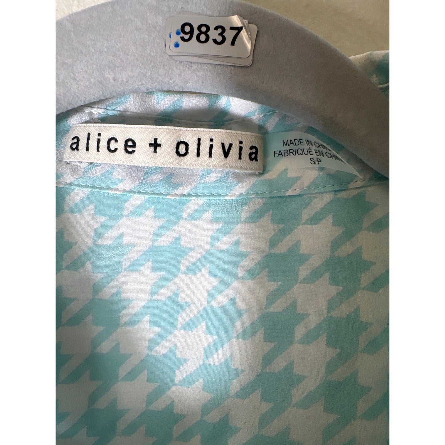 Alice + Olivia Aqua and White Houndstooth Button Up Puff Sleeve Blouse Sz S