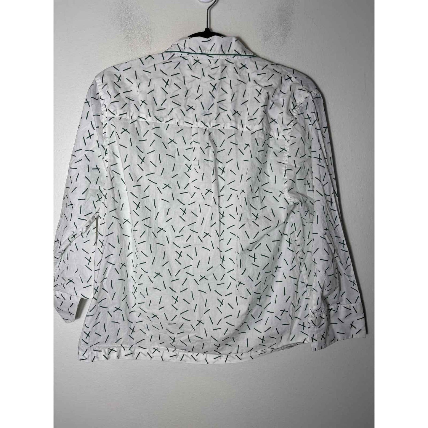 Lake White and Green Long Sleeve Button Up Cotton PJ Top Sz S