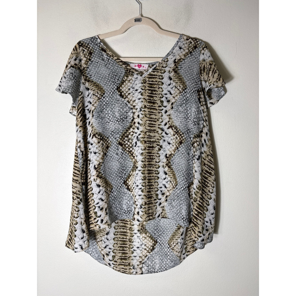Buddy Love Gray Snakeskin Cap Sleeve V-Neck Sz S