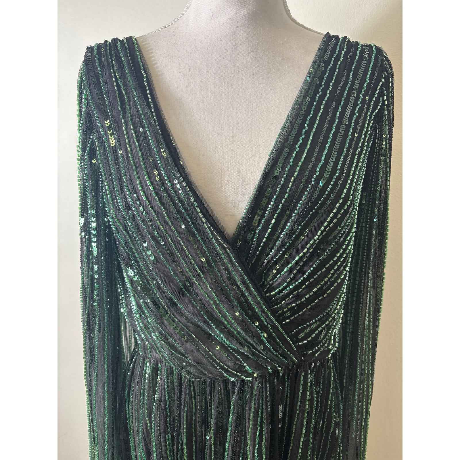 Marchesa Notte Black and Green V-Neck Floor Length Sleeveless Gown Sz 10