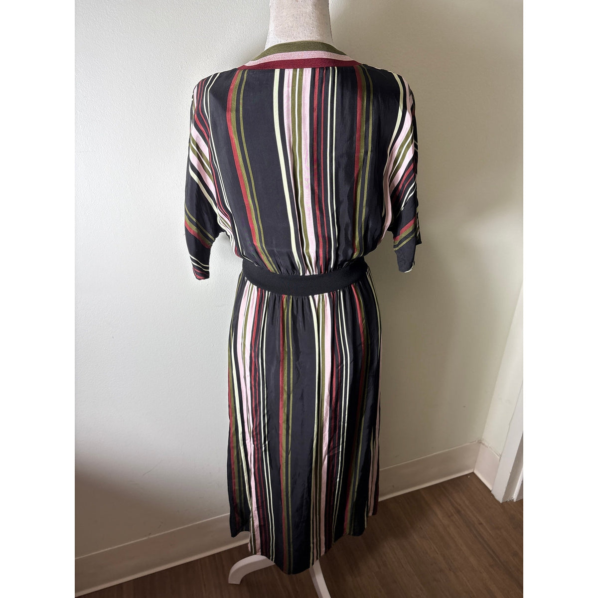 Ted Baker London Black Stripe Short Sleeve V-Neck Dress Sz 1
