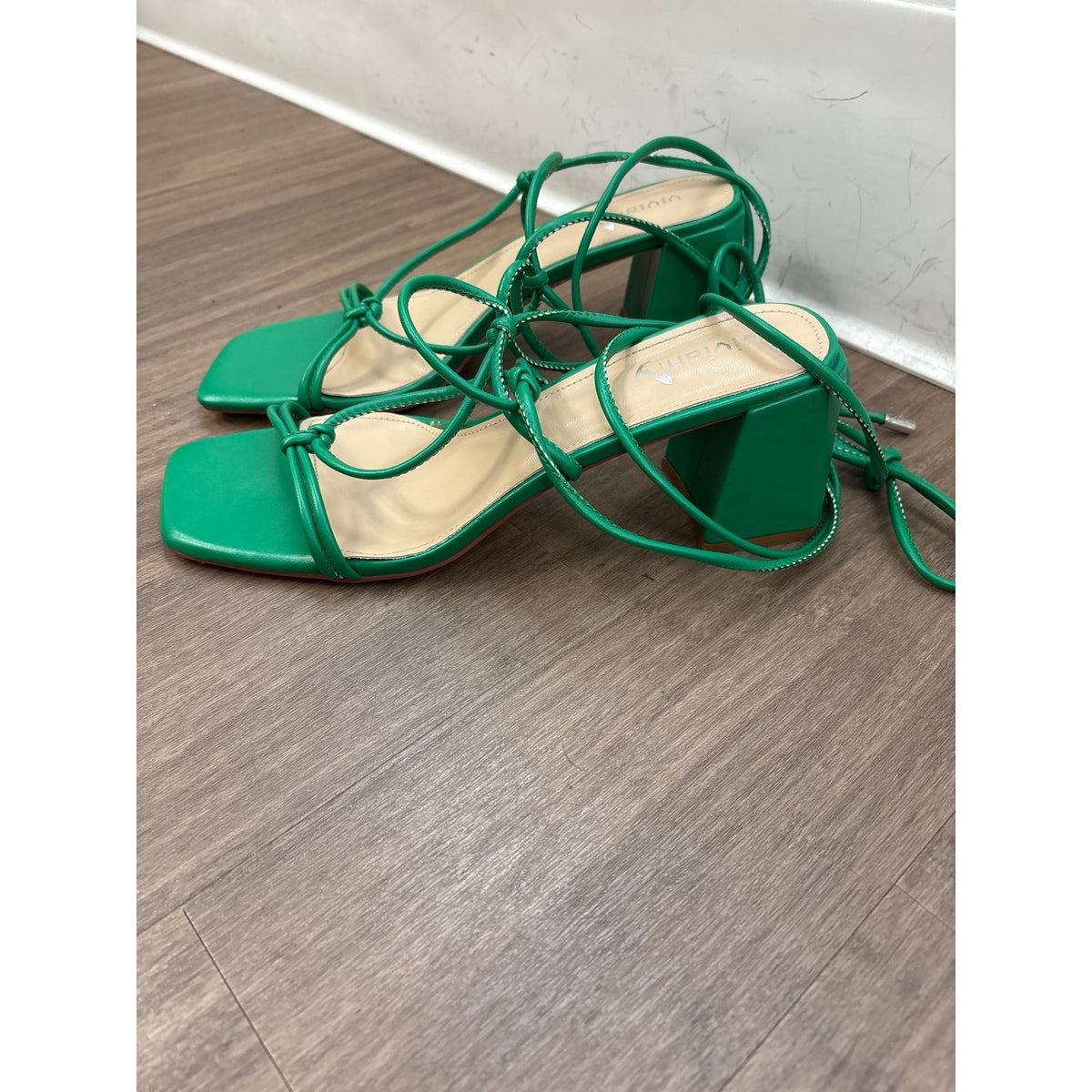 Vivian Green Lace Up Block Heels Sz 10