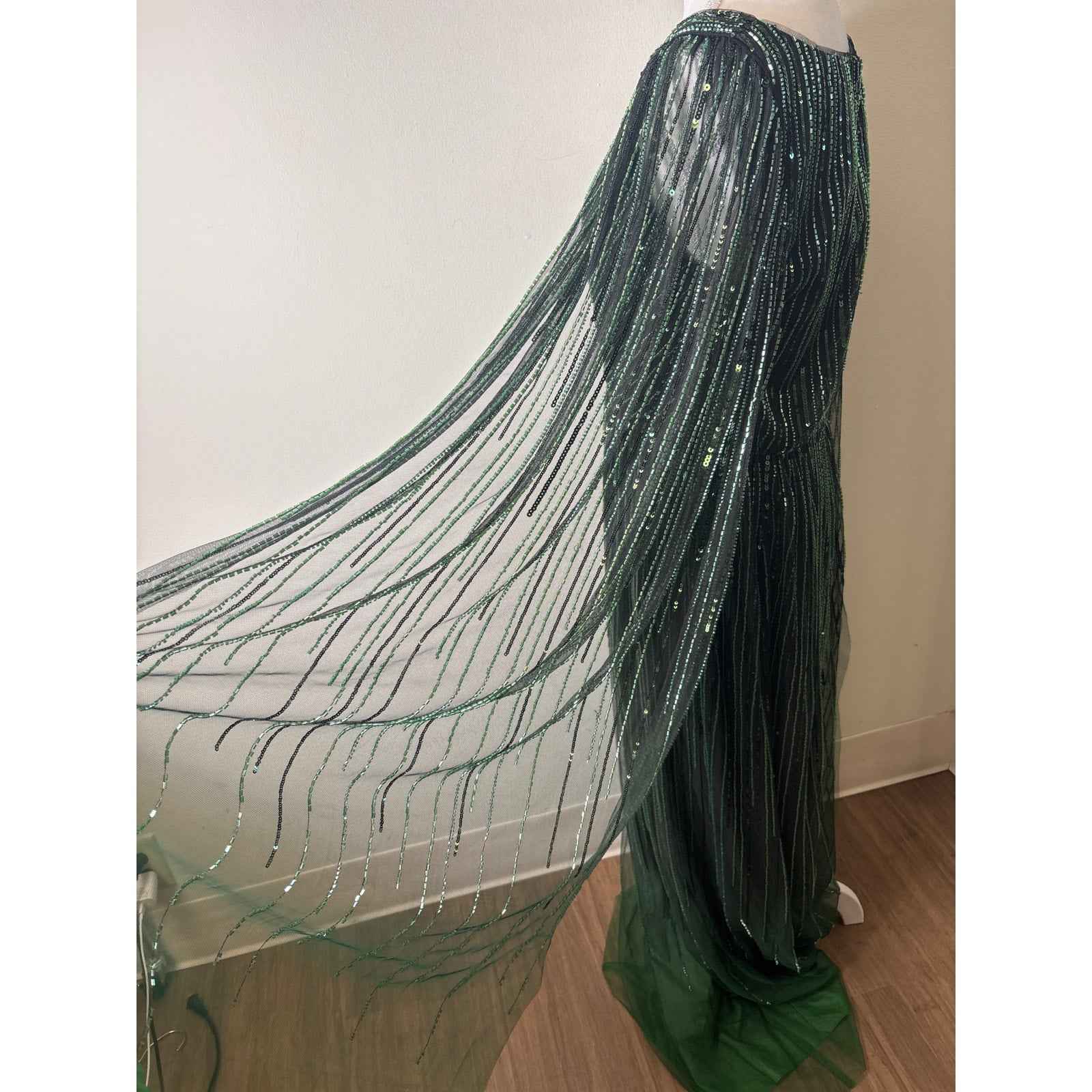 Marchesa Notte Black and Green V-Neck Floor Length Sleeveless Gown Sz 10