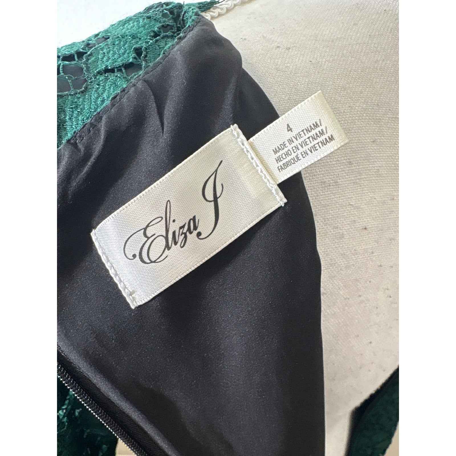 Eliza J Green Lace V Neck Cocktail Mini Dress Sz 4