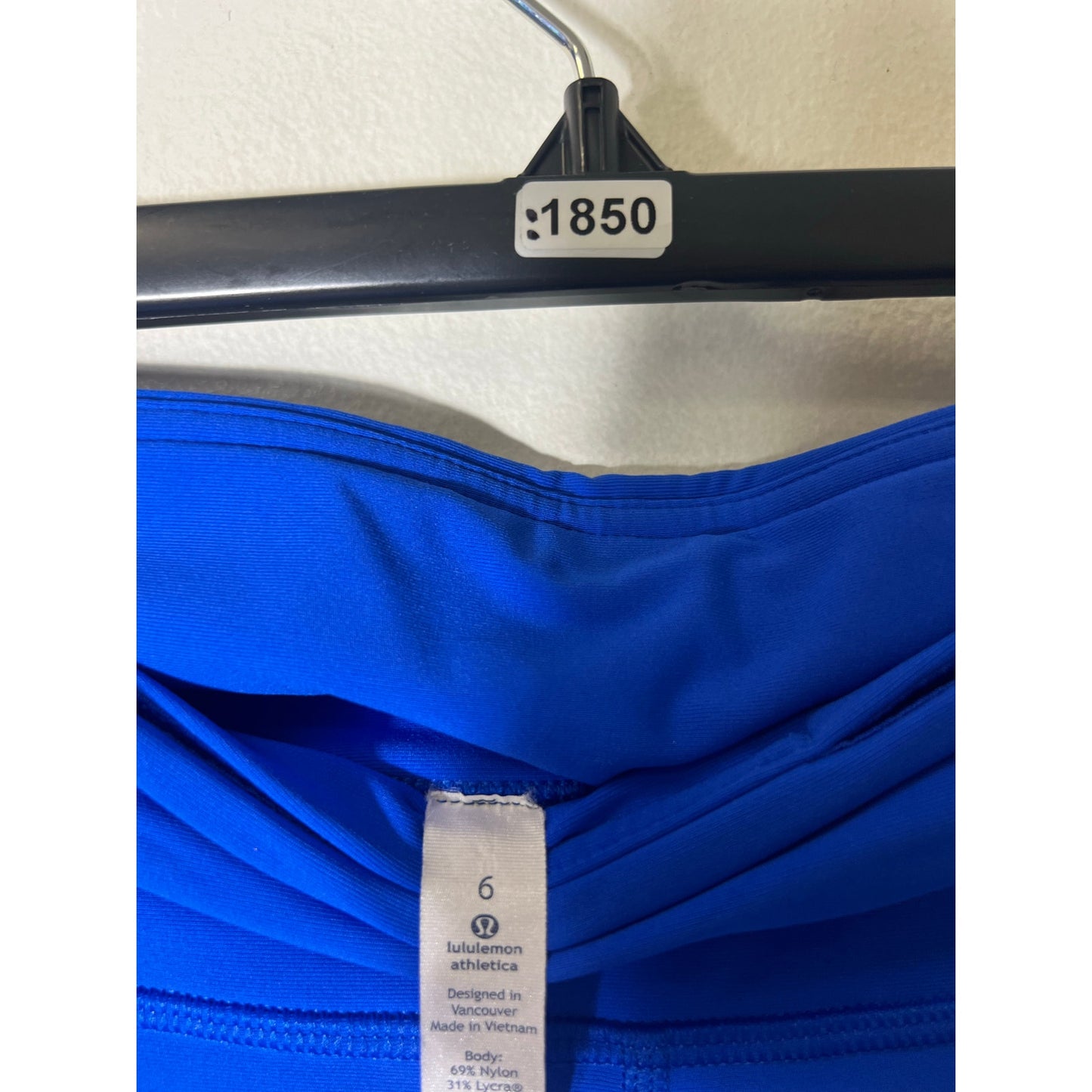 Lululemon Blue Below the Knee Athletic Leggings Sz 6