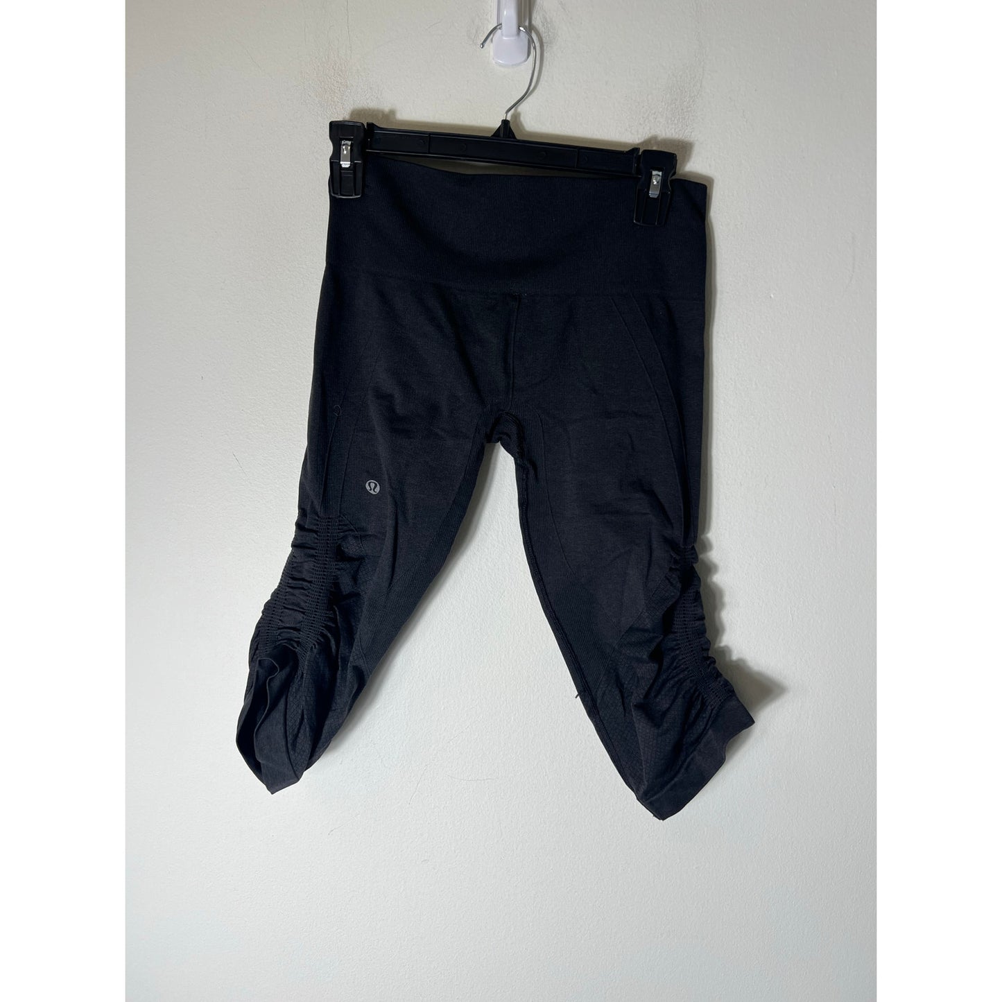 Lululemon Dark Grey/Charcoal Below the Knee Leggings Ribbed Waist Band Sz 6