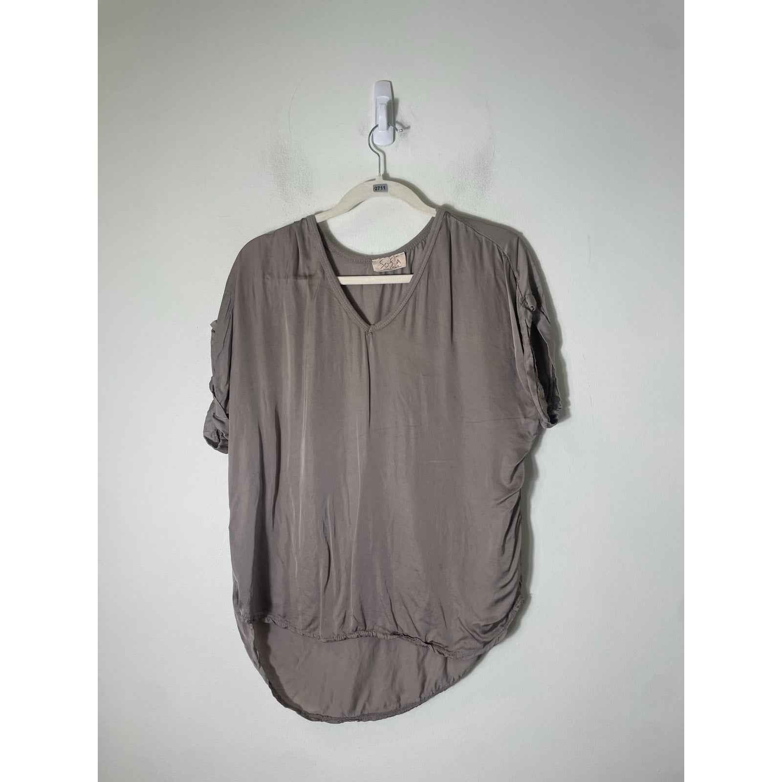 Sofia Gray V Neck Cap Sleeve top Sz S